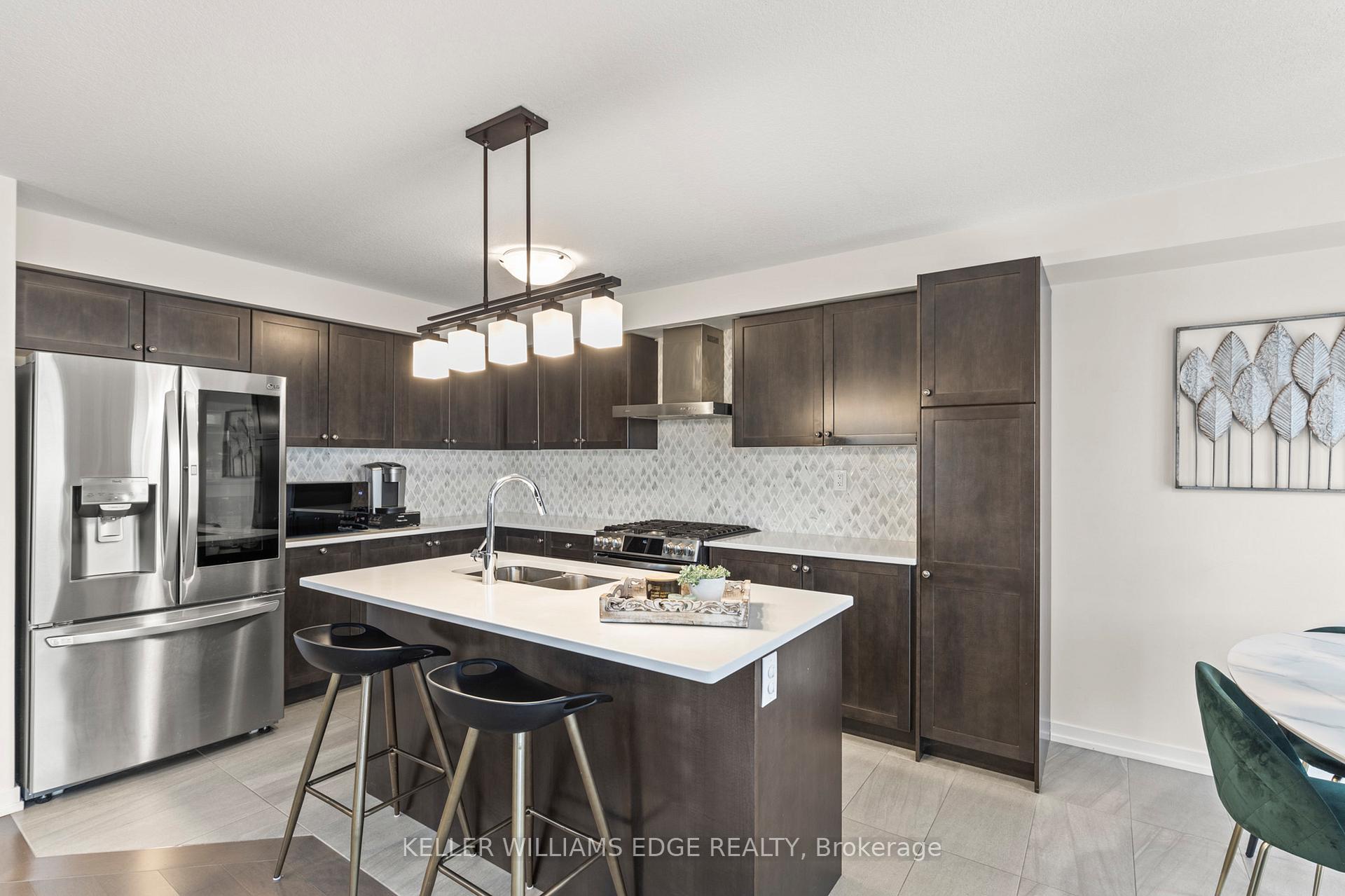 Photo 10 of 3 Pagebrook Crescent, Hamilton, Stoney Creek Mountain — HOMEH