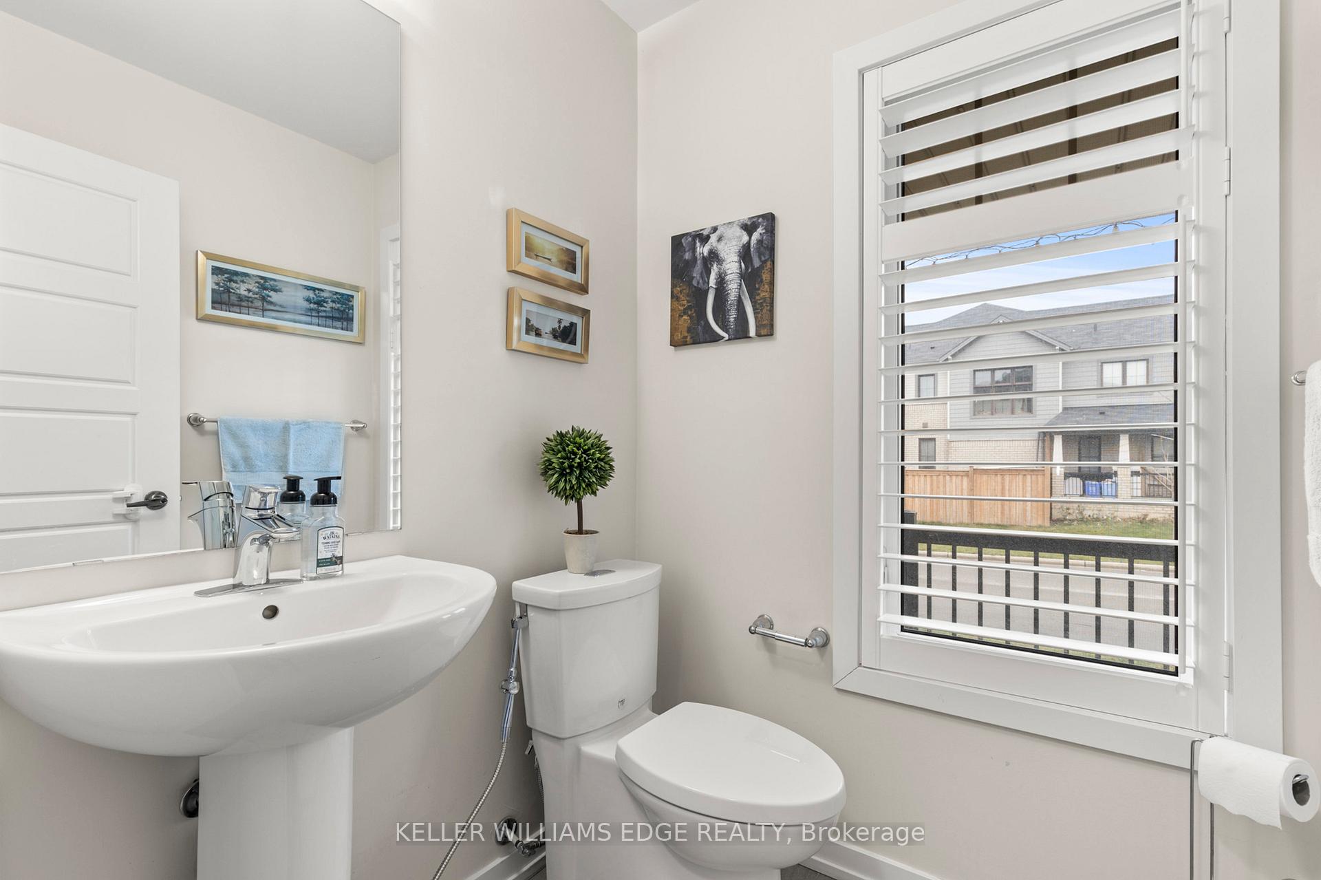 Photo 14 of 3 Pagebrook Crescent, Hamilton, Stoney Creek Mountain — HOMEH