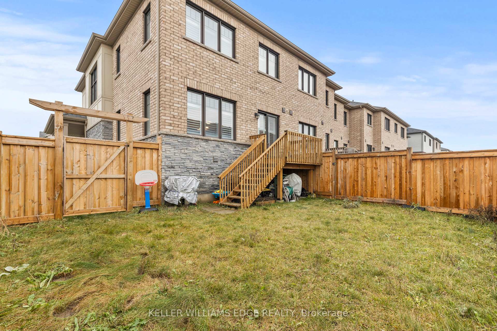 Photo 26 of 3 Pagebrook Crescent, Hamilton, Stoney Creek Mountain — HOMEH