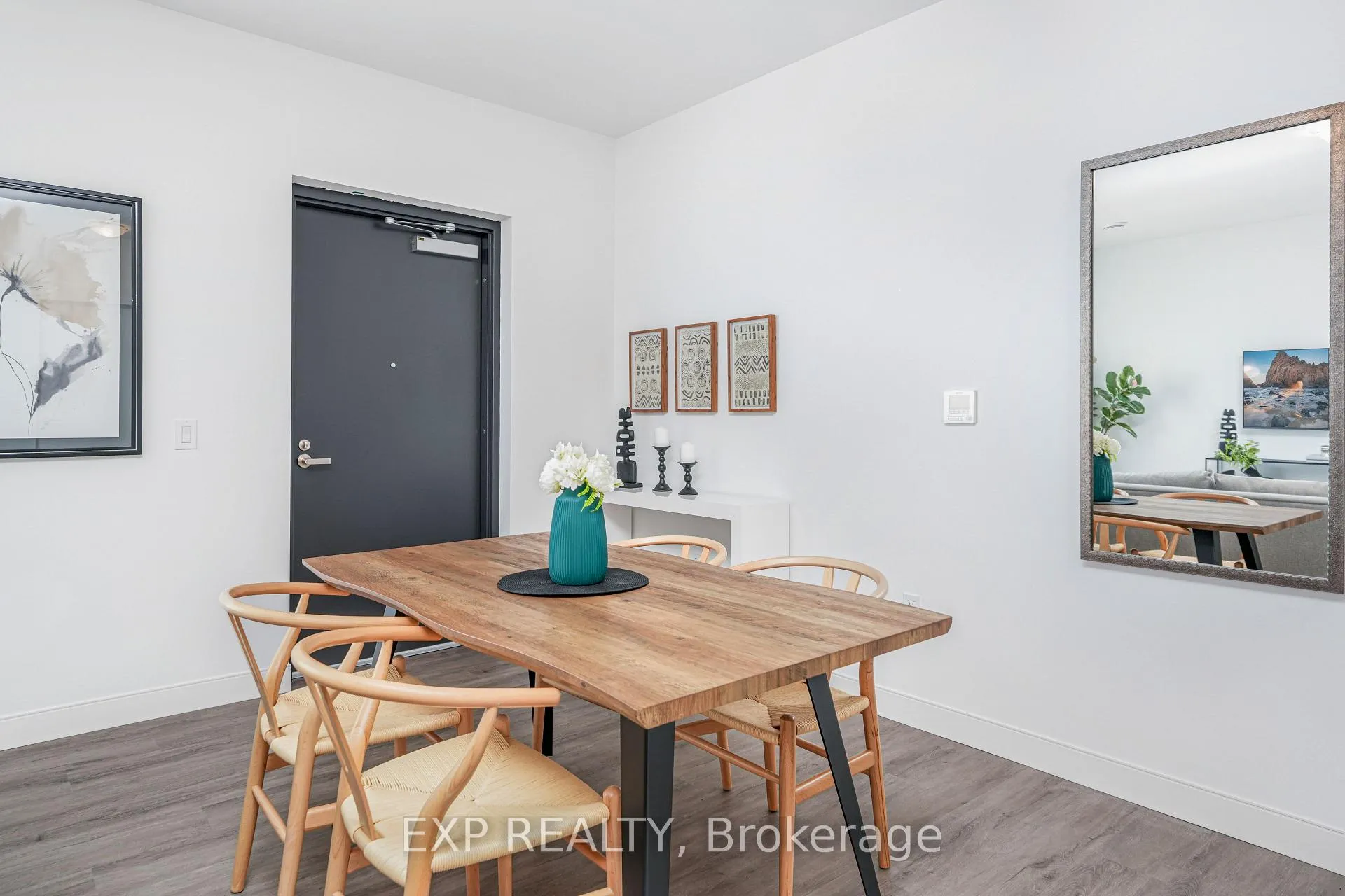 Photo 7 of Unit TH2, 100 Manett Crescent, Brampton, Brampton West — HOMEH