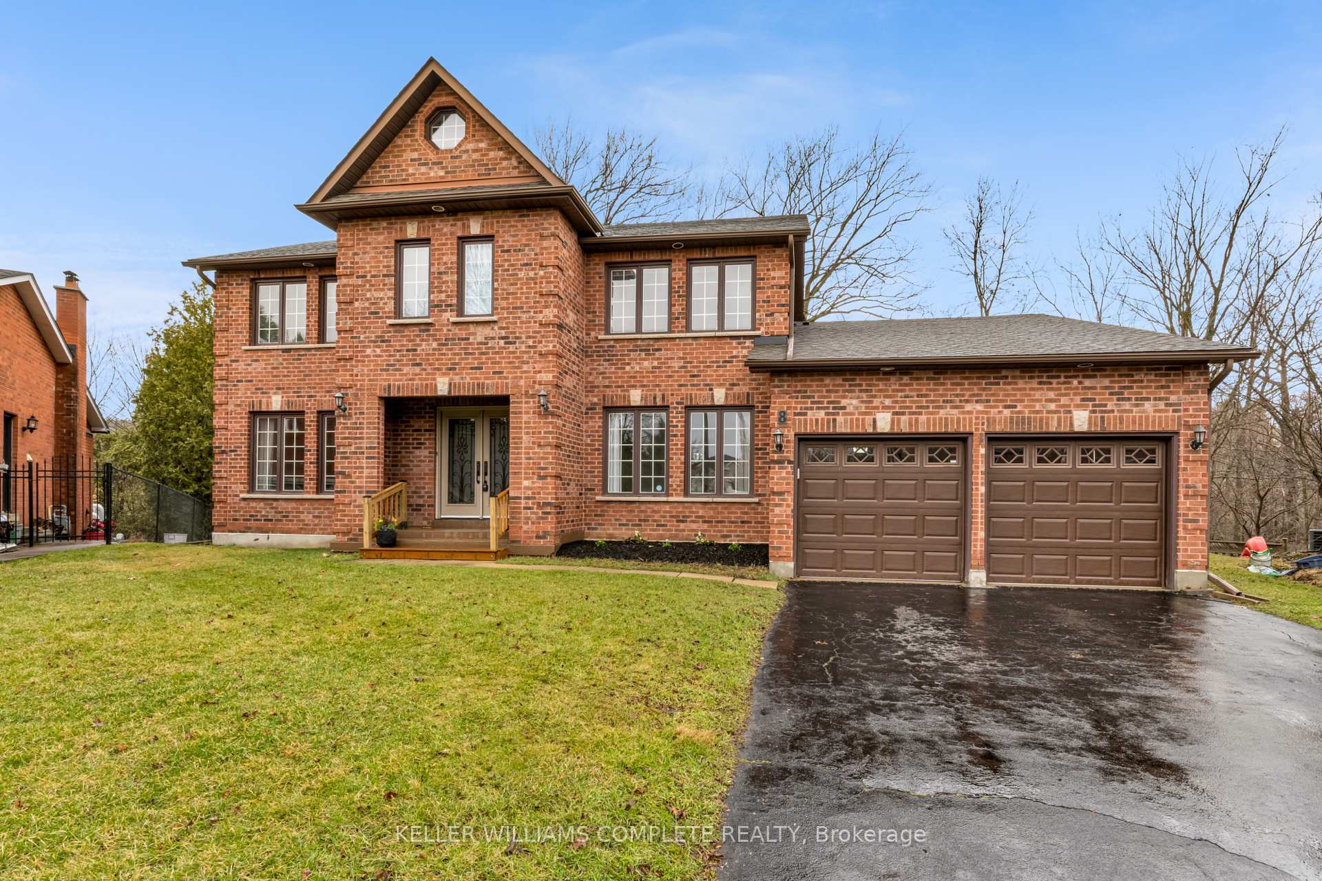 Photo 2 of 8 Soble Place, Hamilton, Dundas — HOMEH