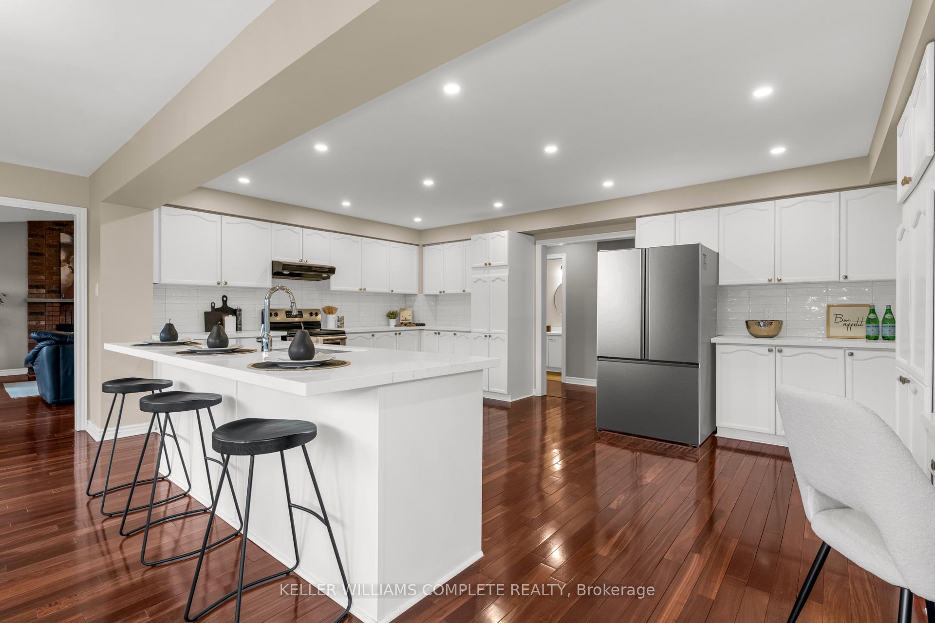 Photo 11 of 8 Soble Place, Hamilton, Dundas — HOMEH