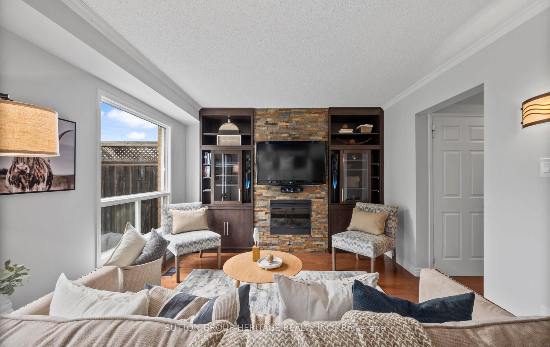 Photo 13 of 20 Hughes Crescent, Ajax, Central — HOMEH
