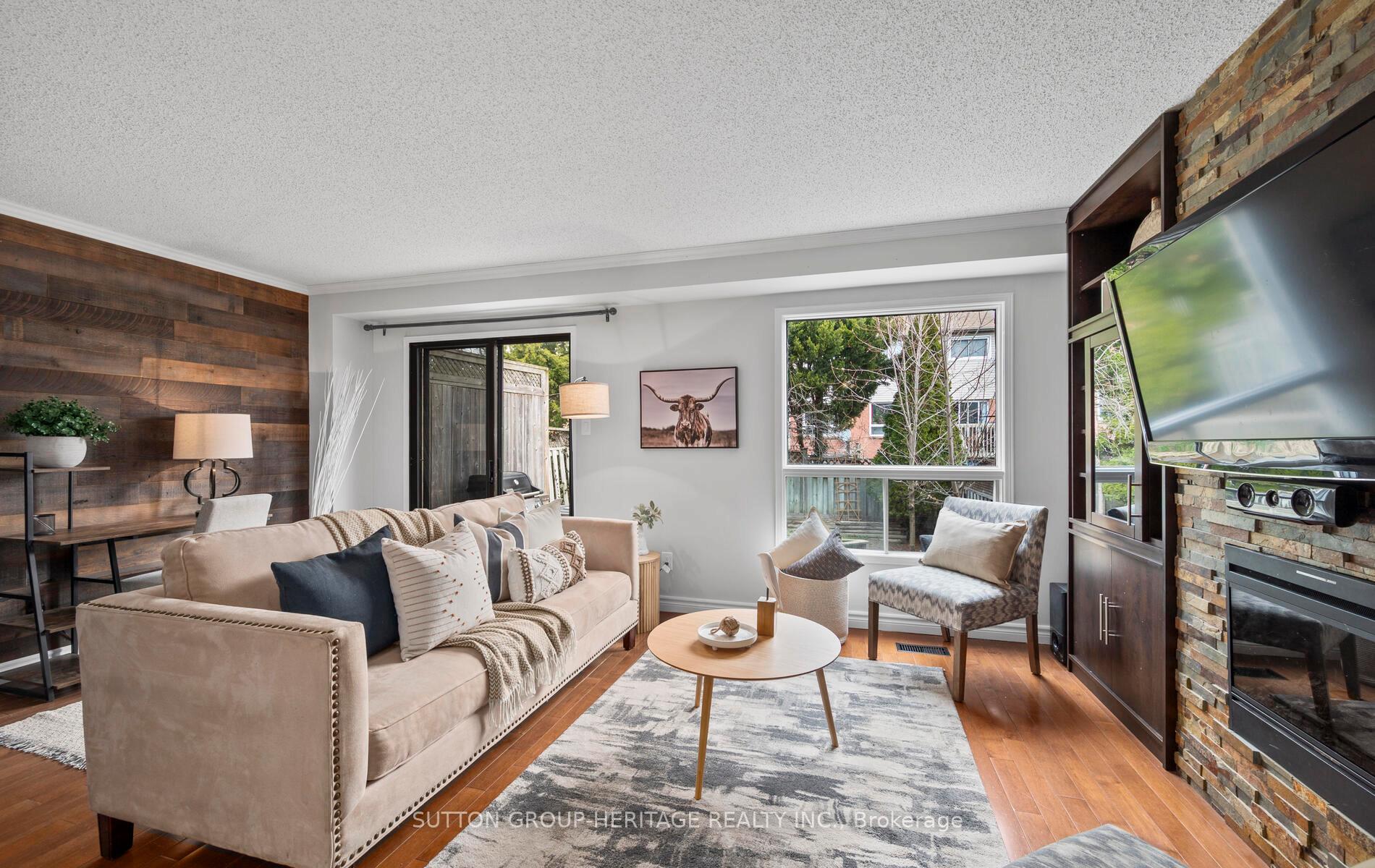 Photo 15 of 20 Hughes Crescent, Ajax, Central — HOMEH