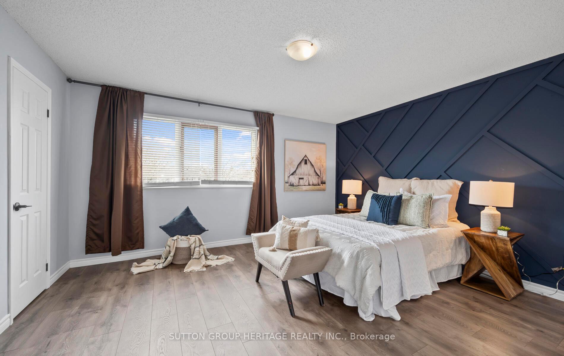 Photo 17 of 20 Hughes Crescent, Ajax, Central — HOMEH