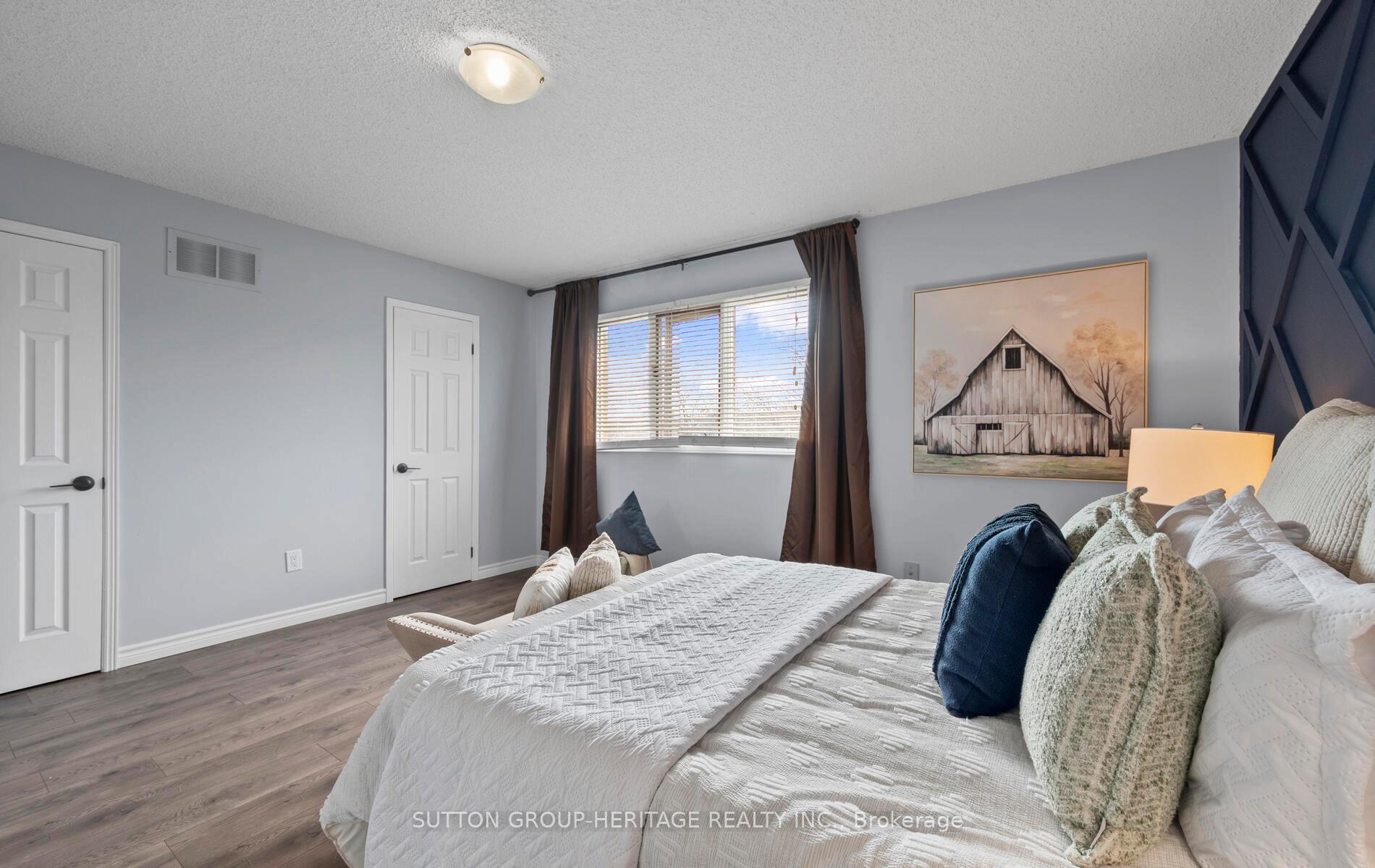 Photo 18 of 20 Hughes Crescent, Ajax, Central — HOMEH