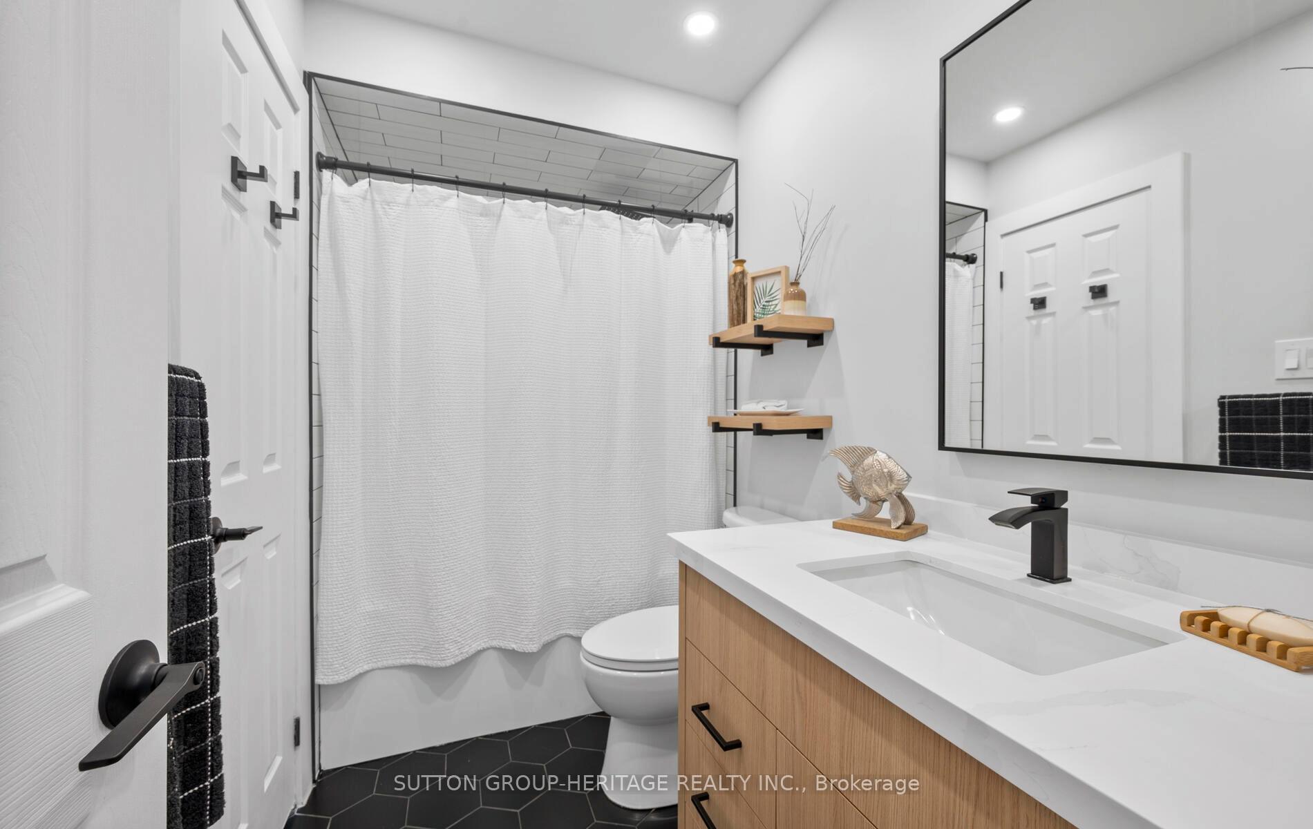 Photo 20 of 20 Hughes Crescent, Ajax, Central — HOMEH