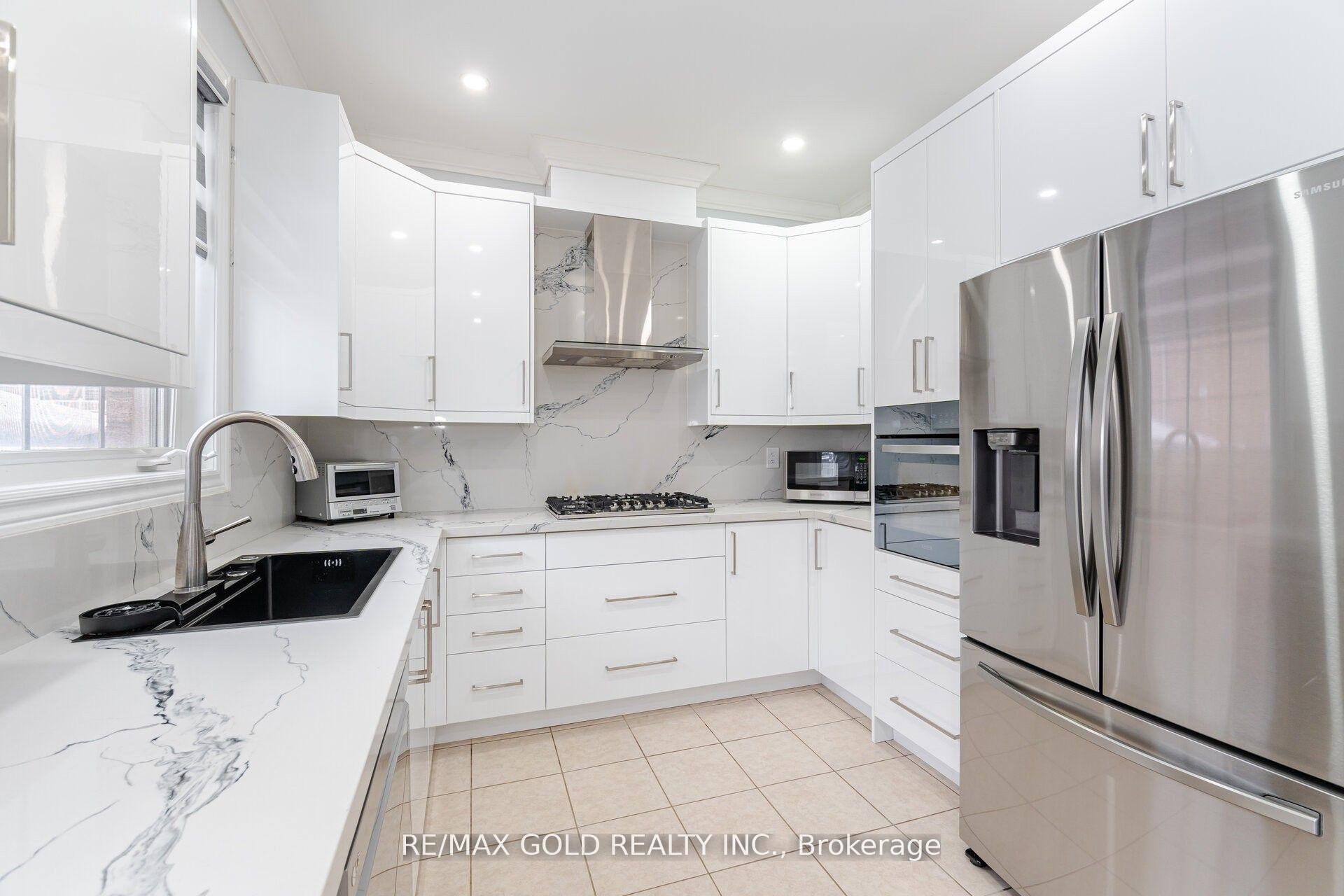 Photo 14 of 92 Vanderpool Crescent, Brampton, Bram East — HOMEH