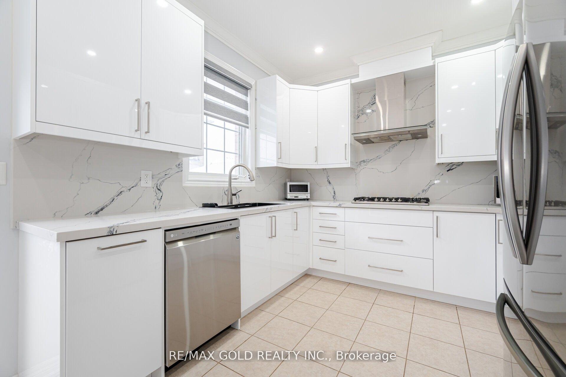 Photo 32 of 92 Vanderpool Crescent, Brampton, Bram East — HOMEH