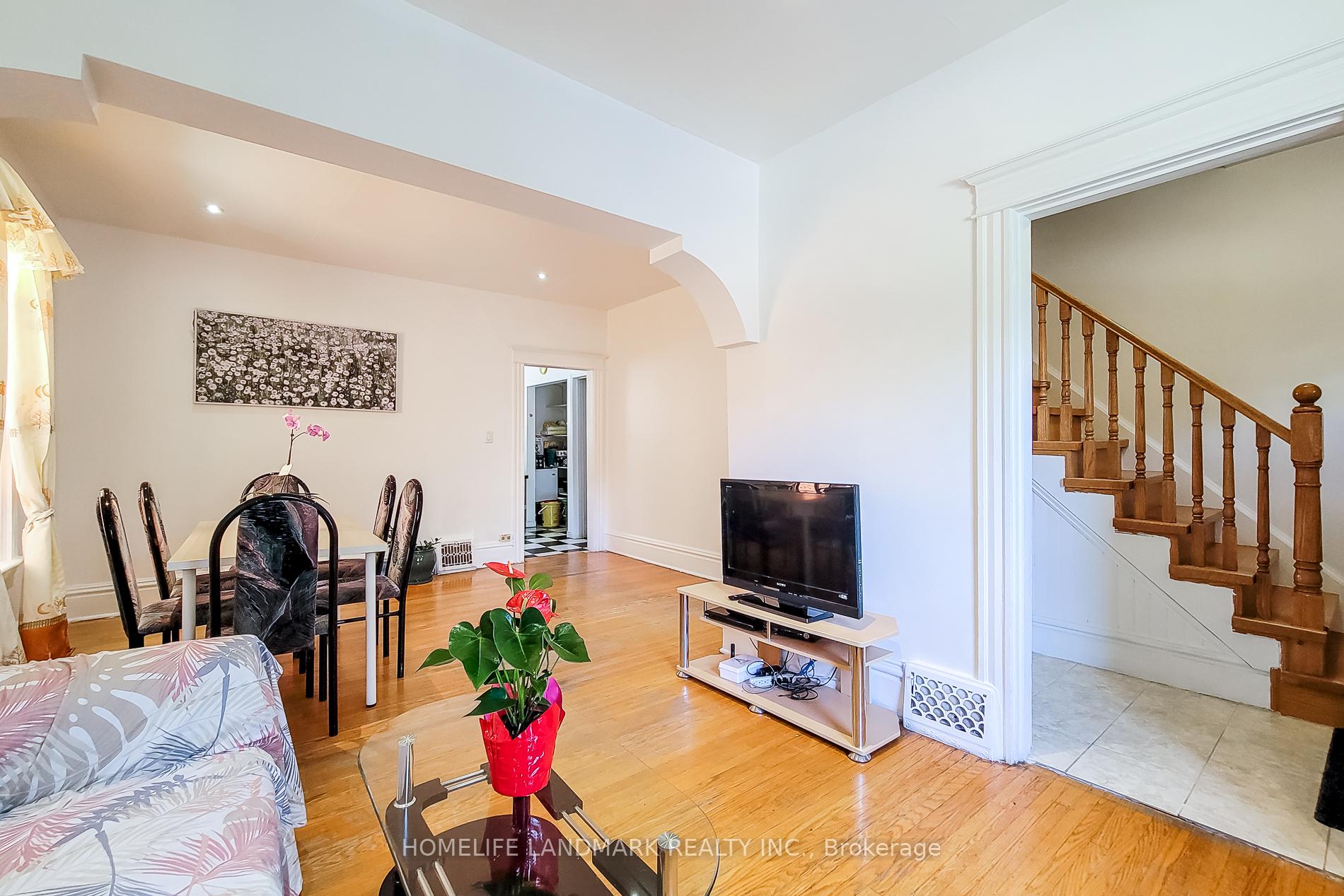 Photo 6 of 56 Arthur Avenue N, Hamilton, Gibson — HOMEH