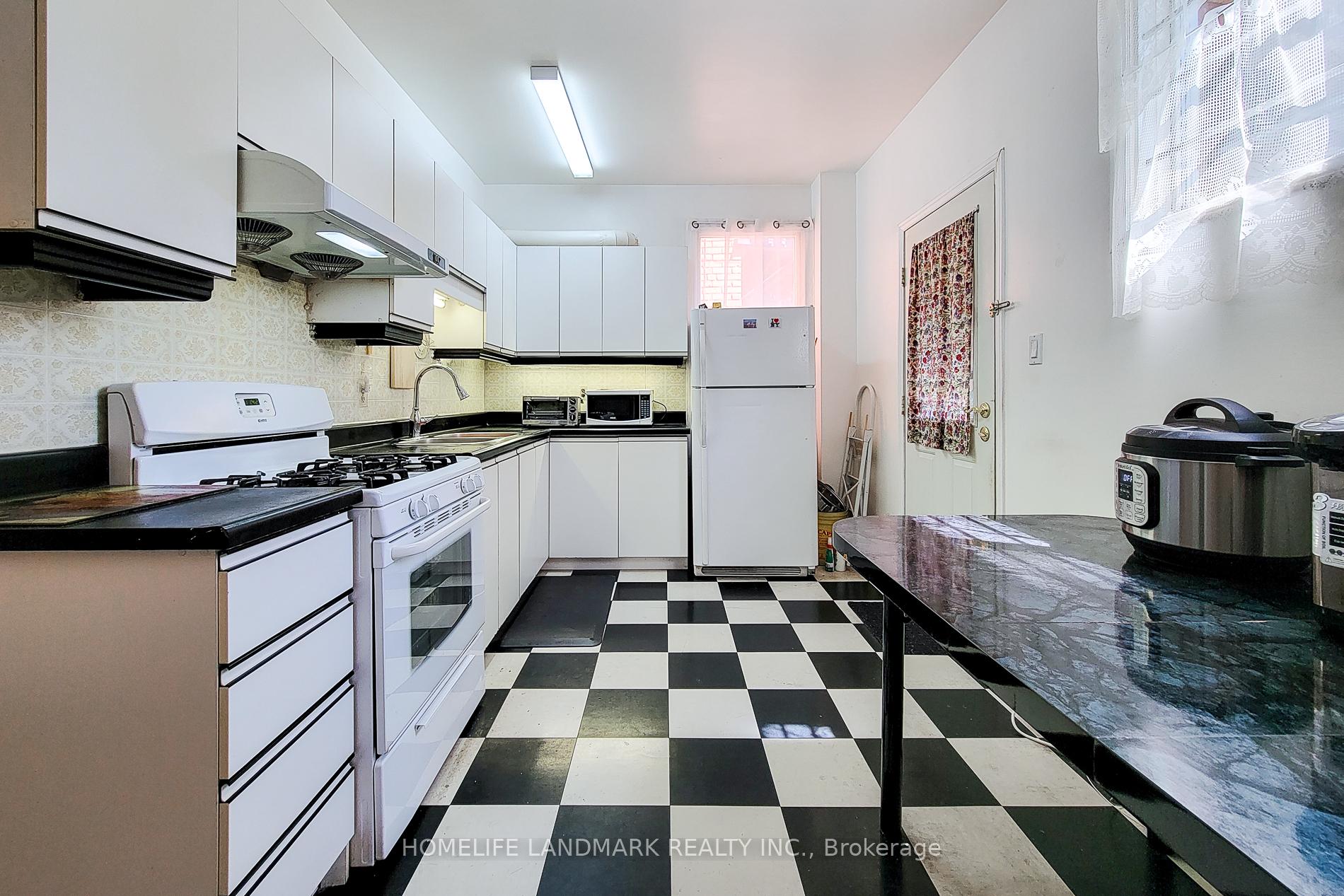 Photo 11 of 56 Arthur Avenue N, Hamilton, Gibson — HOMEH