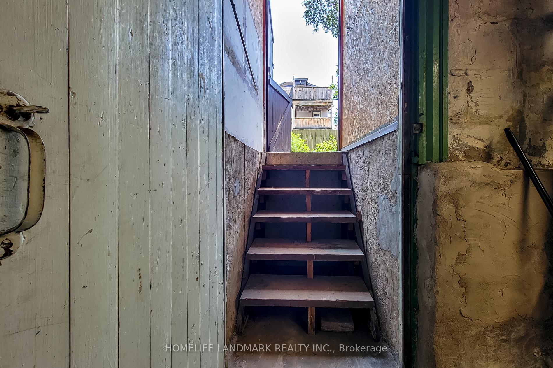Photo 34 of 56 Arthur Avenue N, Hamilton, Gibson — HOMEH