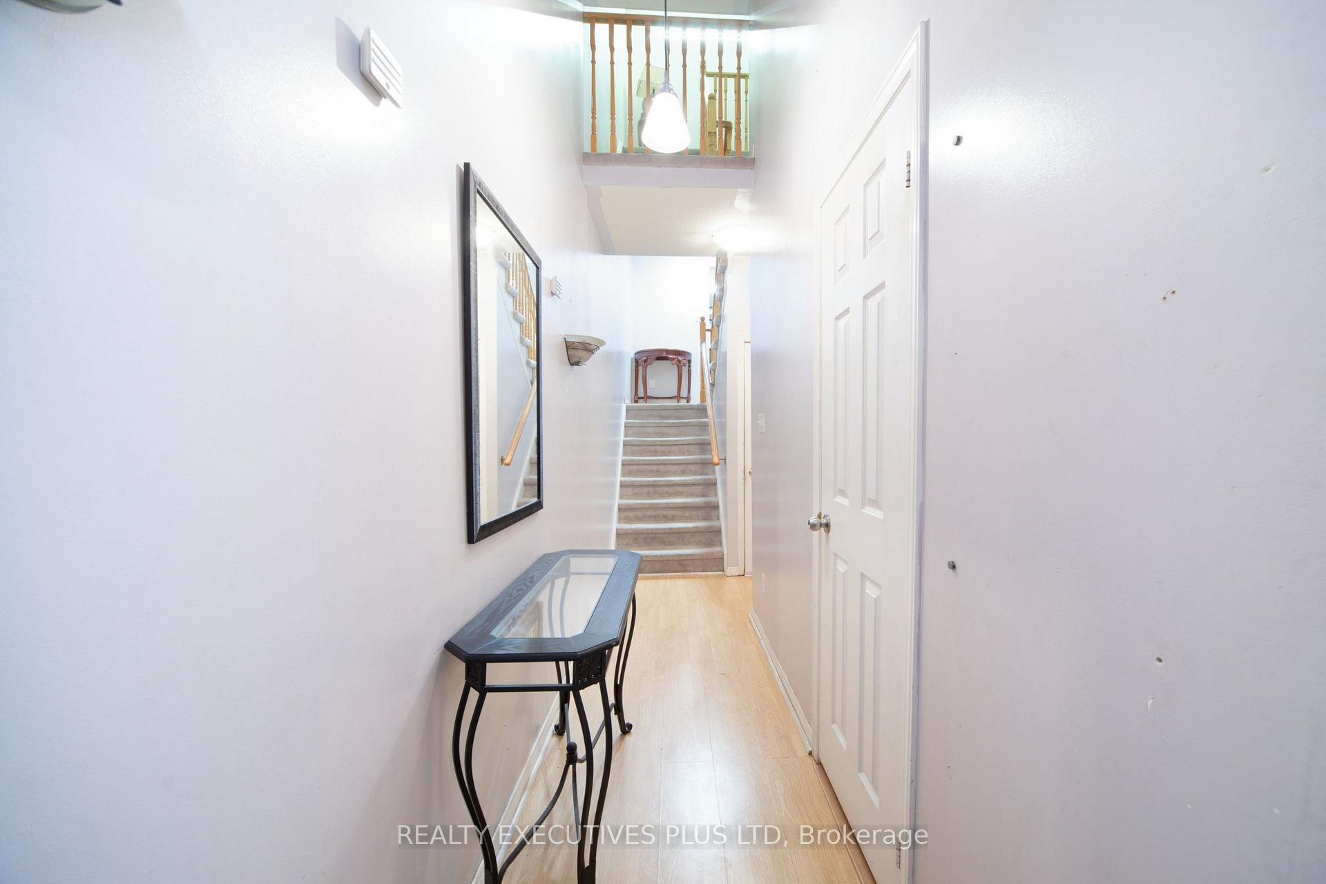 Photo 2 of 162 Provincial Place, Brampton, Northgate — HOMEH