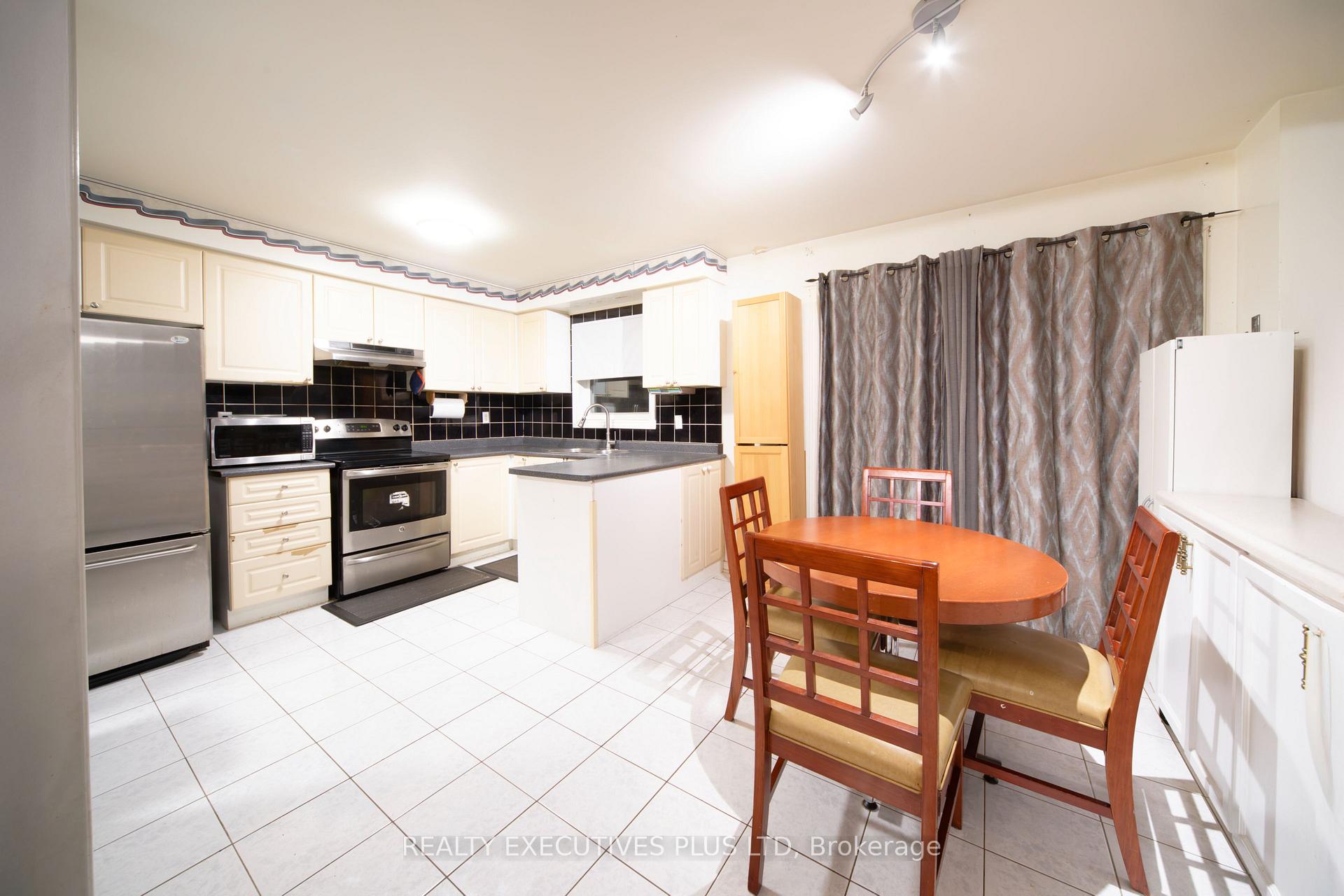 Photo 6 of 162 Provincial Place, Brampton, Northgate — HOMEH