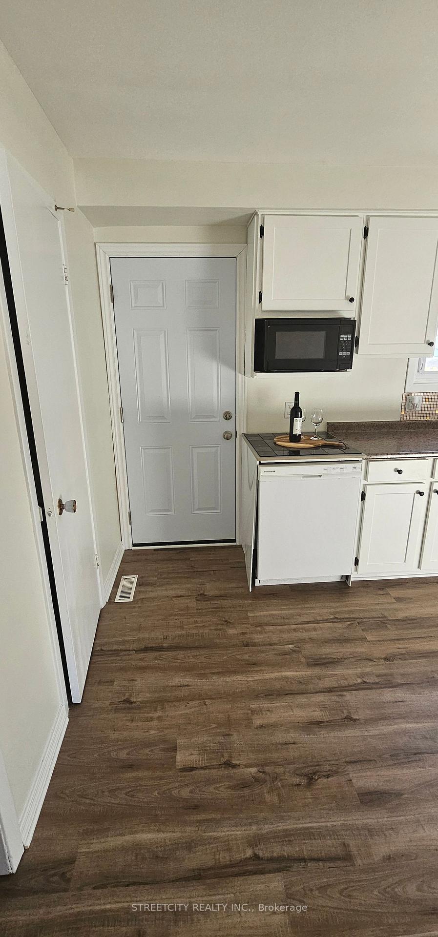 Photo 6 of 433 Forest Avenue, St. Thomas — HOMEH