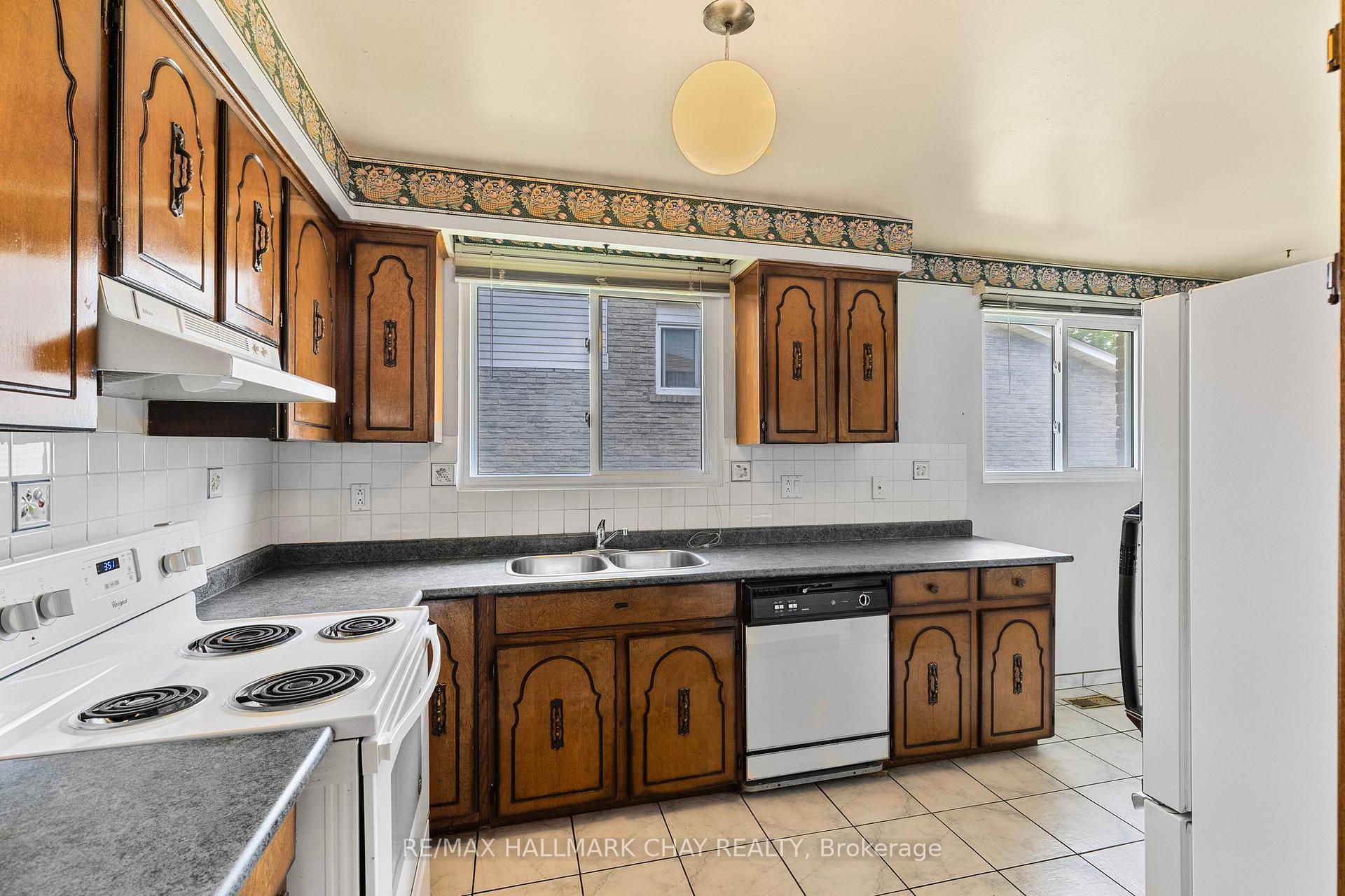 Photo 17 of 66 Highcroft Road, Barrie, Allandale Heights — HOMEH