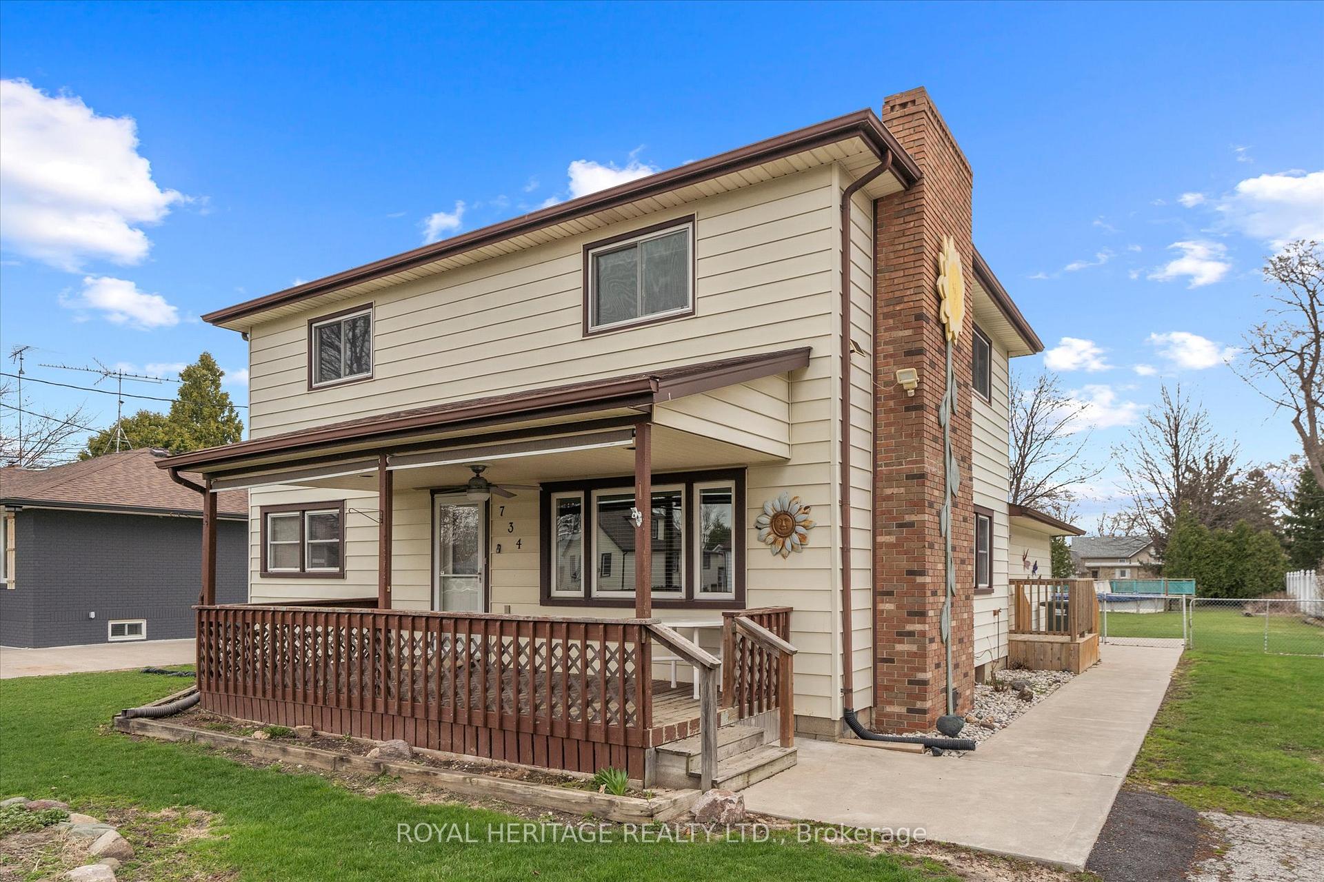 Photo 2 of 734 William Street, Tecumseh — HOMEH