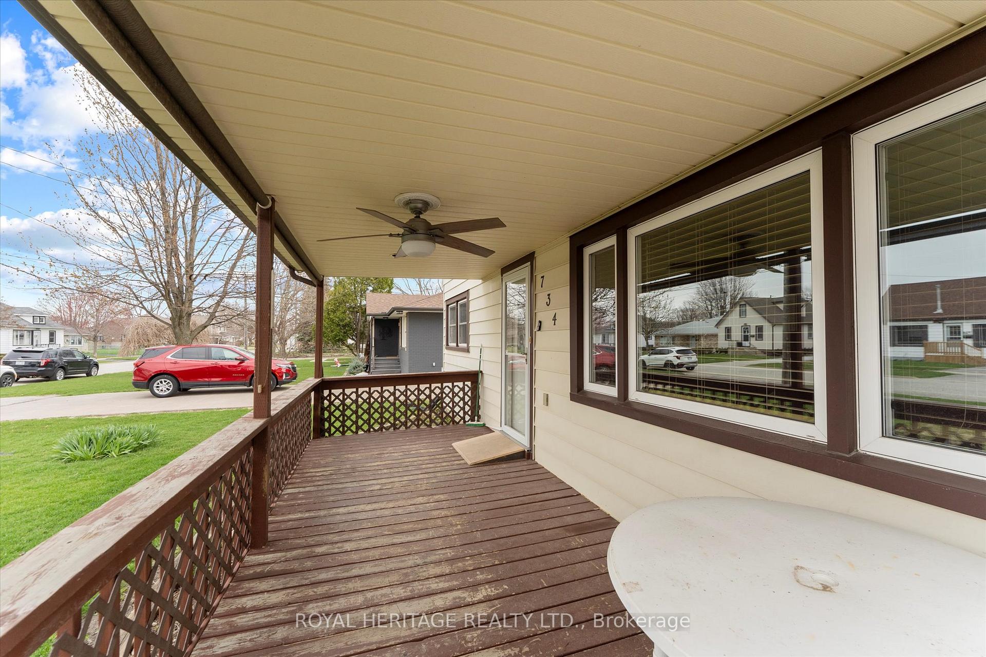 Photo 4 of 734 William Street, Tecumseh — HOMEH