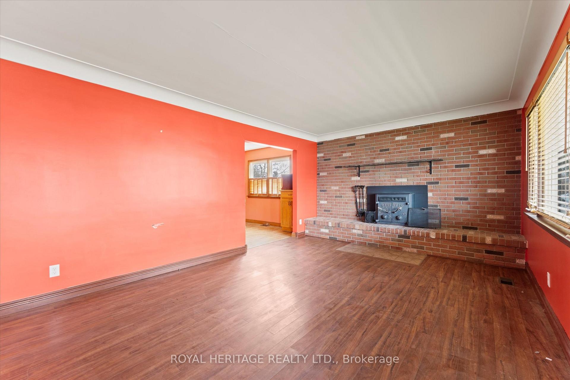 Photo 5 of 734 William Street, Tecumseh — HOMEH