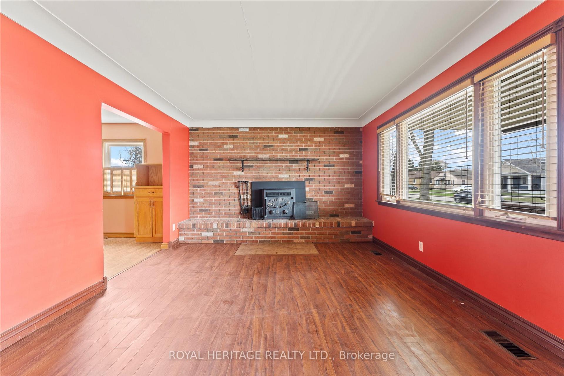 Photo 7 of 734 William Street, Tecumseh — HOMEH