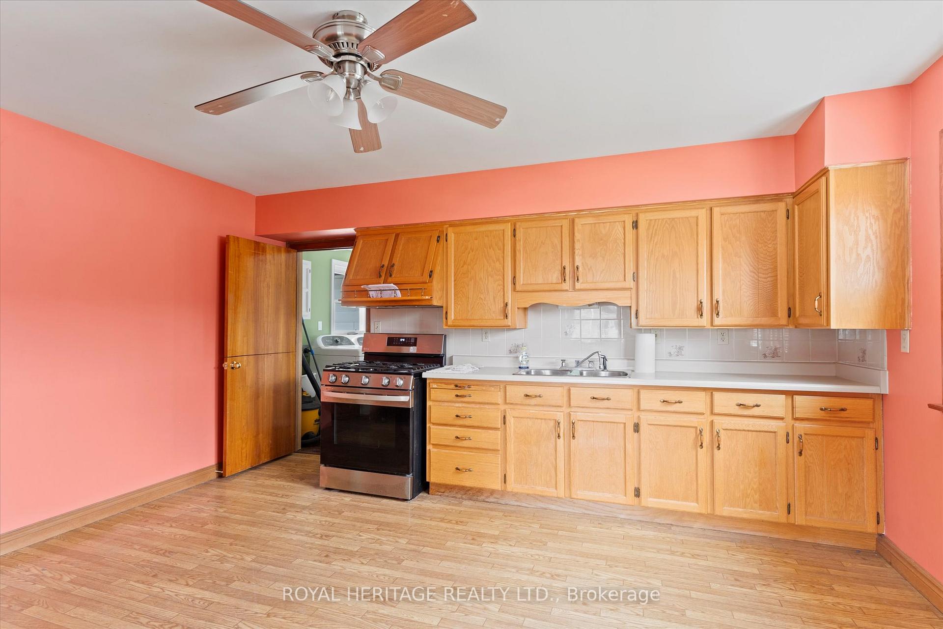 Photo 8 of 734 William Street, Tecumseh — HOMEH