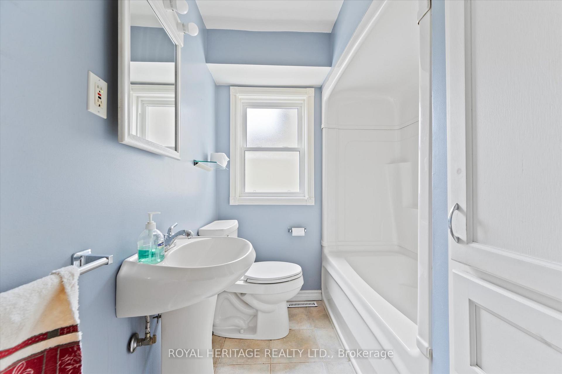 Photo 18 of 734 William Street, Tecumseh — HOMEH