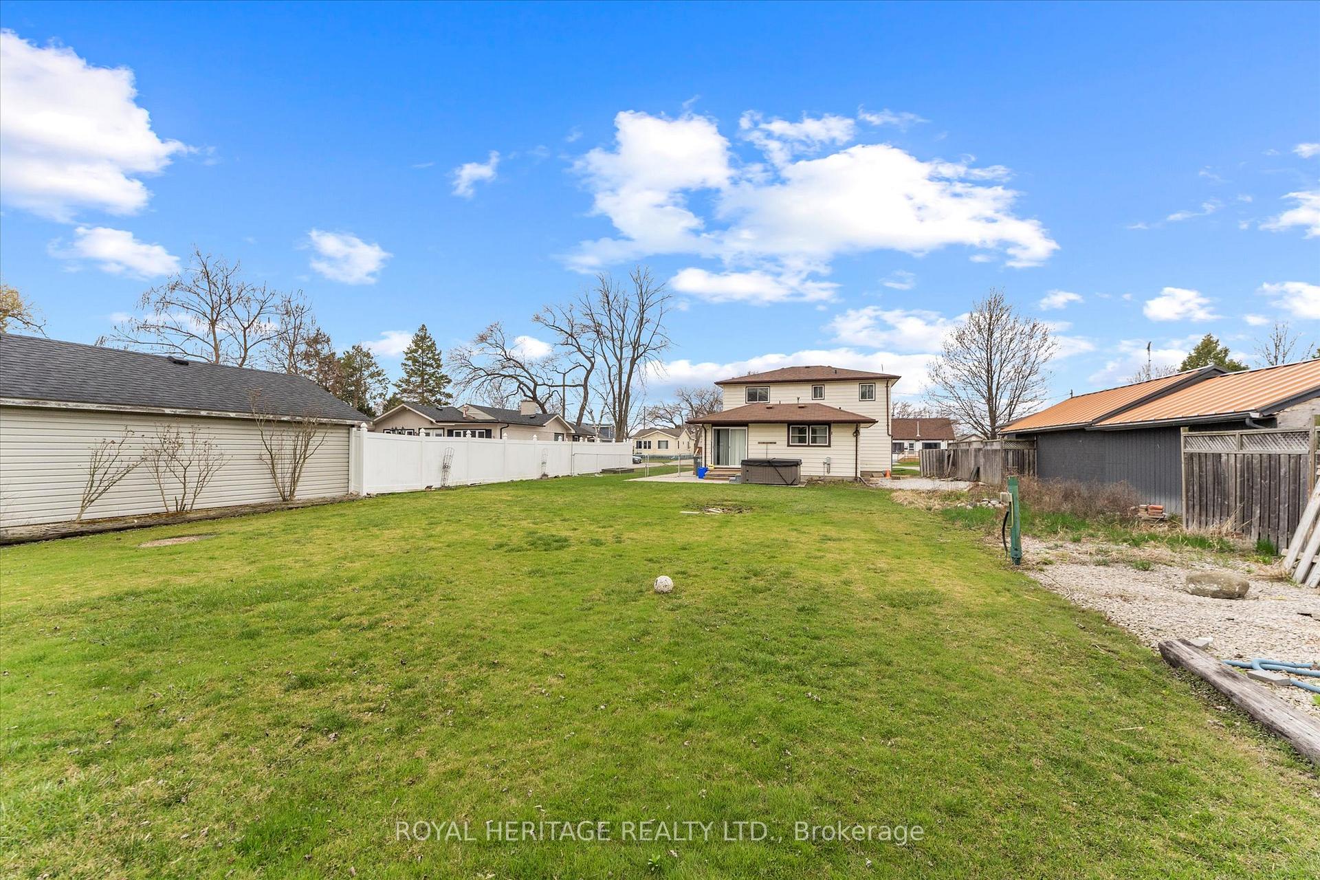Photo 32 of 734 William Street, Tecumseh — HOMEH