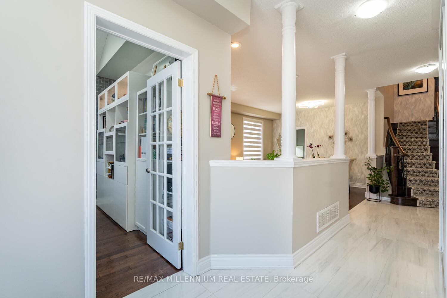 Photo 4 of 62 Dunvegan Crescent, Brampton, Fletcher's Meadow — HOMEH