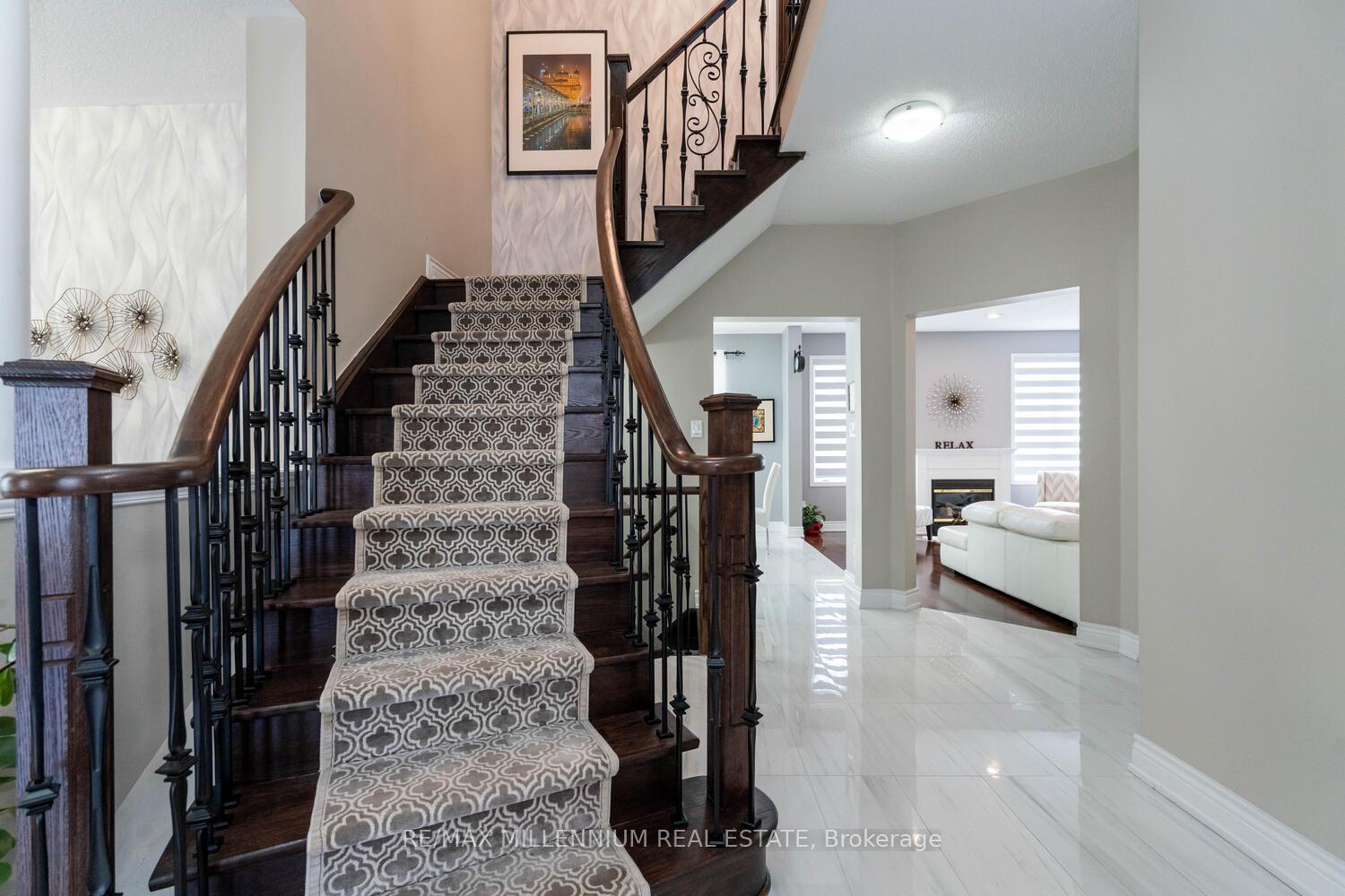 Photo 10 of 62 Dunvegan Crescent, Brampton, Fletcher's Meadow — HOMEH