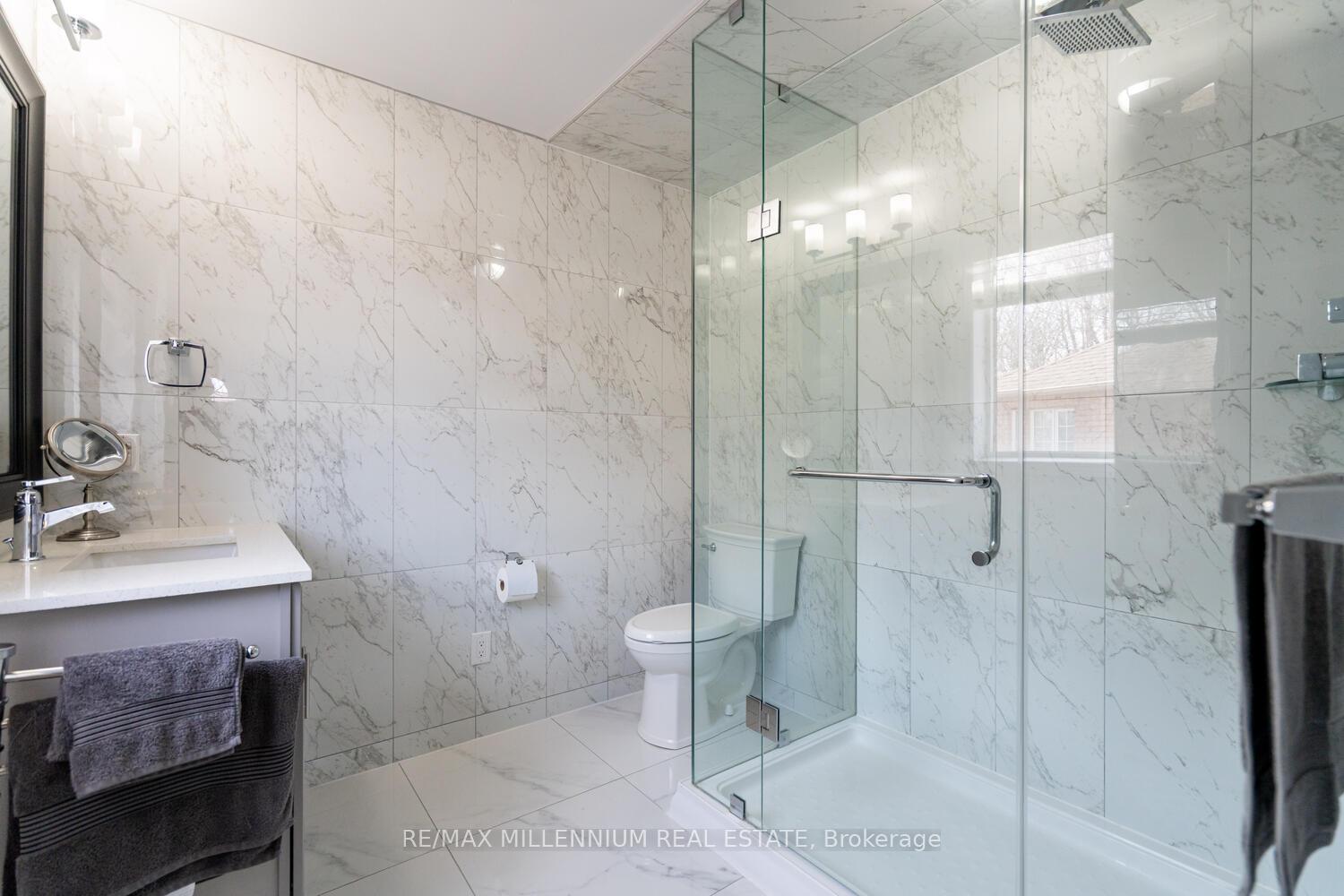Photo 37 of 62 Dunvegan Crescent, Brampton, Fletcher's Meadow — HOMEH