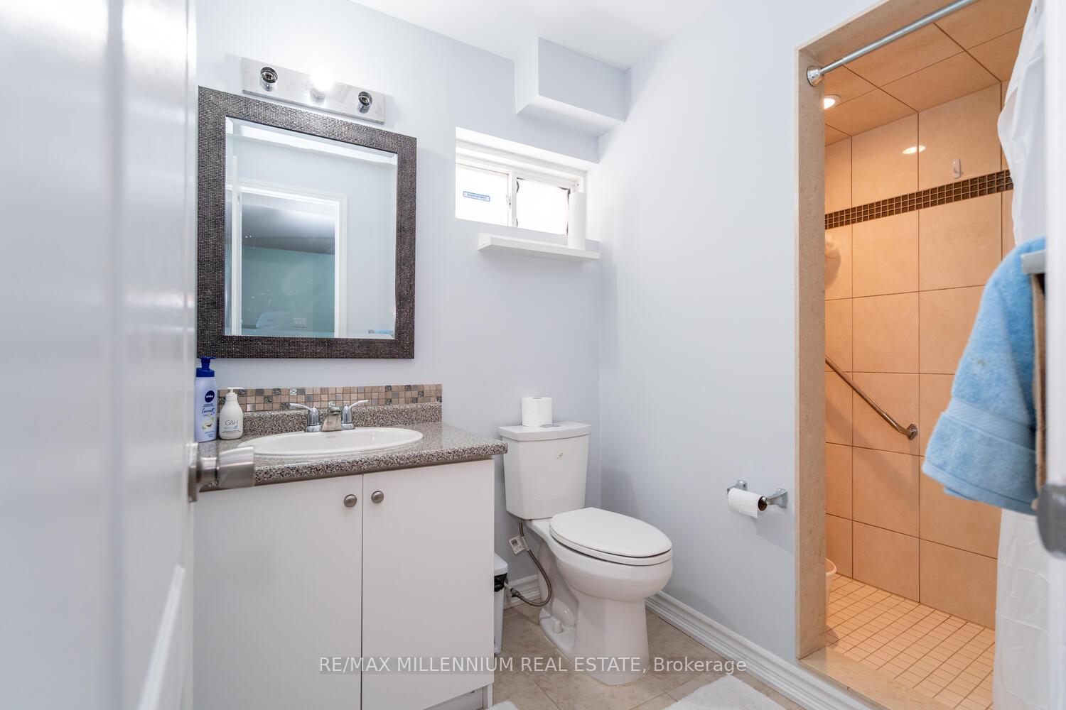Photo 48 of 62 Dunvegan Crescent, Brampton, Fletcher's Meadow — HOMEH