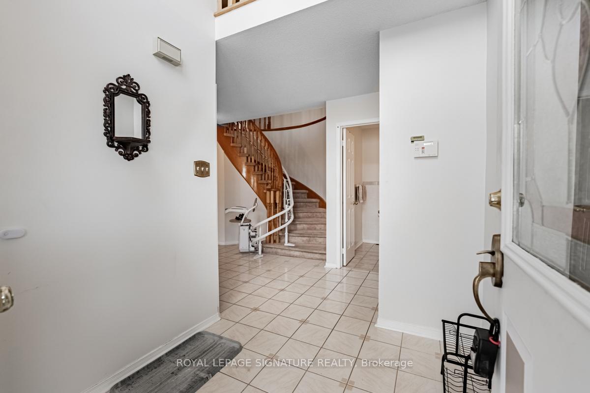Photo 6 of 7 Casper Crescent, Brampton, Fletcher's Creek South — HOMEH