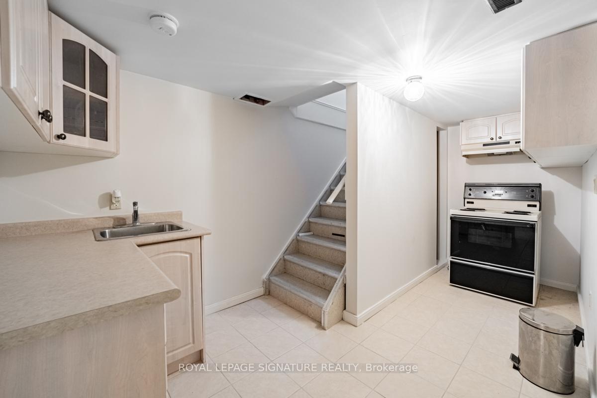 Photo 15 of 7 Casper Crescent, Brampton, Fletcher's Creek South — HOMEH
