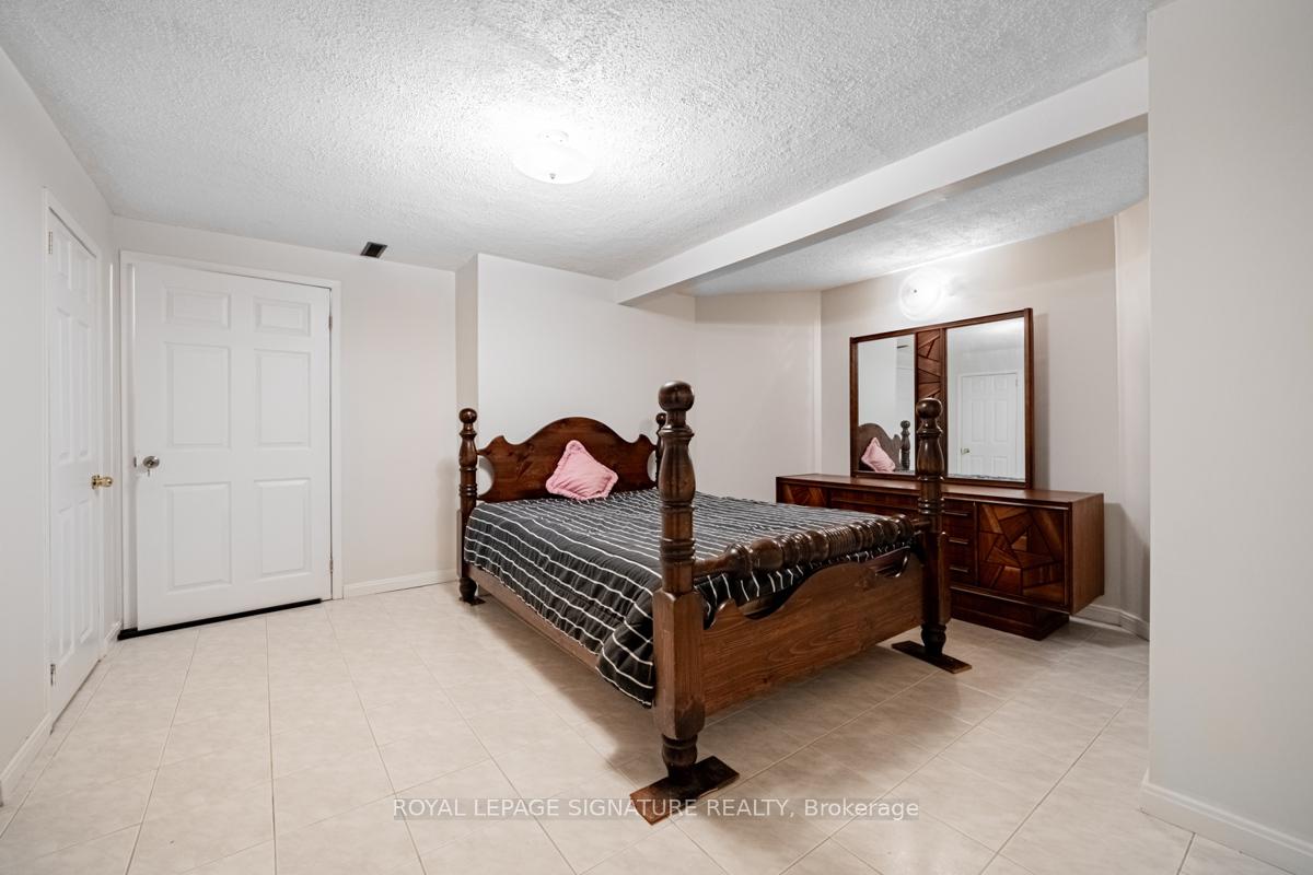 Photo 16 of 7 Casper Crescent, Brampton, Fletcher's Creek South — HOMEH