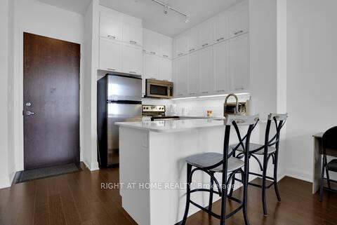 Photo 4 of Unit 719, 2480 Prince Michael Drive, Oakville, Joshua Creek — HOMEH