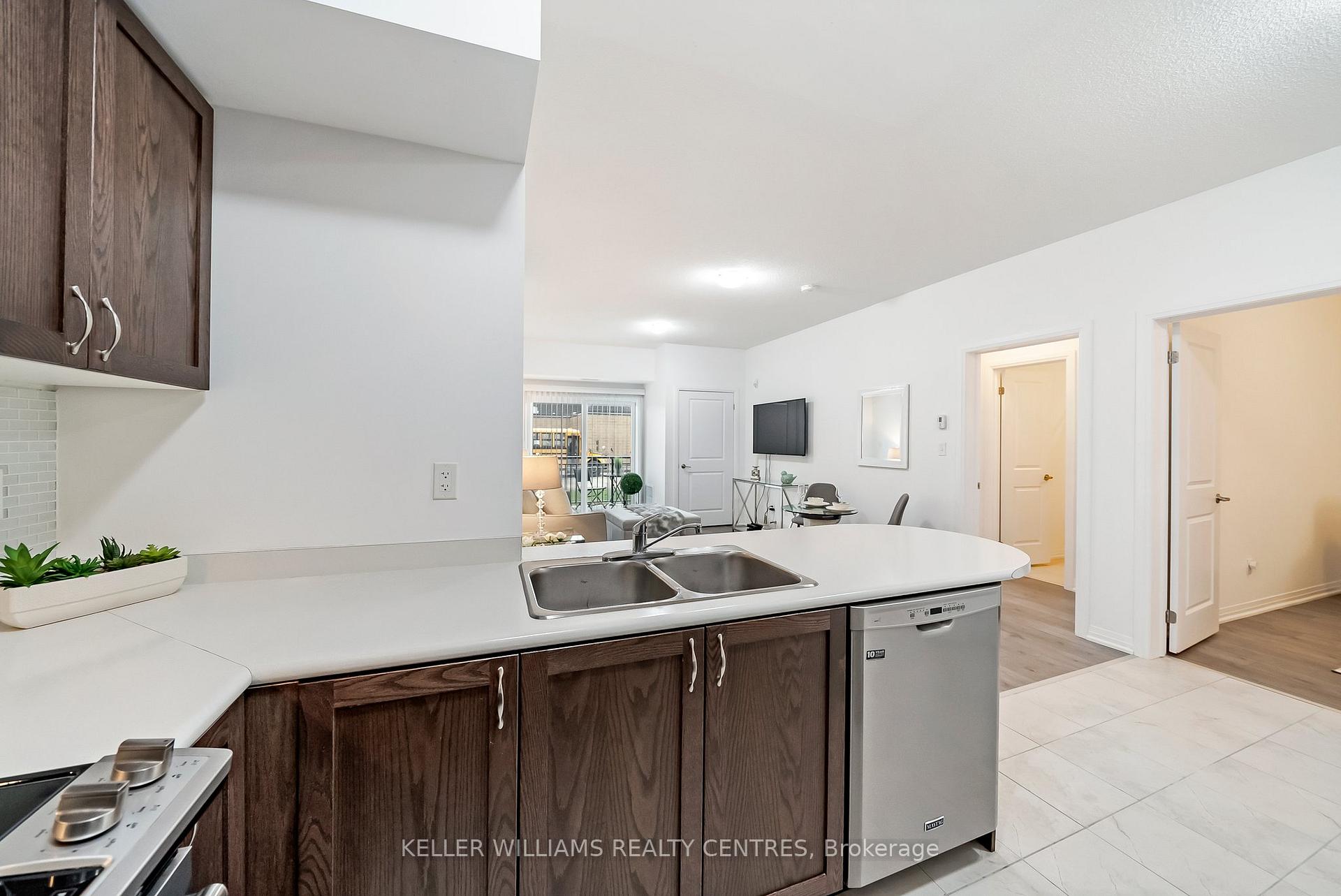 Photo 7 of Unit 106, 295 Cundles Road E, Barrie, Alliance — HOMEH