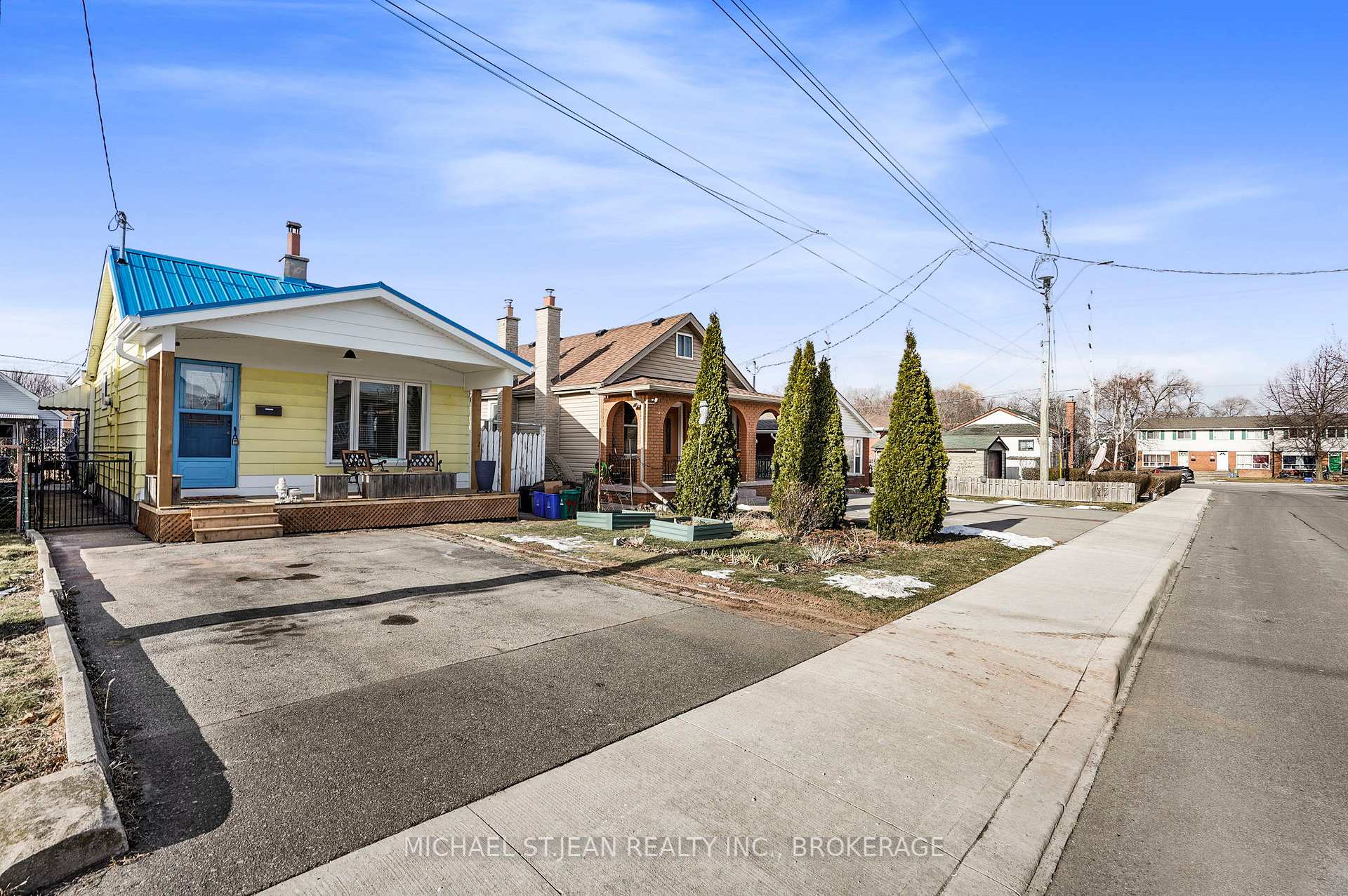 Photo 2 of 99 Beland Avenue N, Hamilton, McQuesten — HOMEH