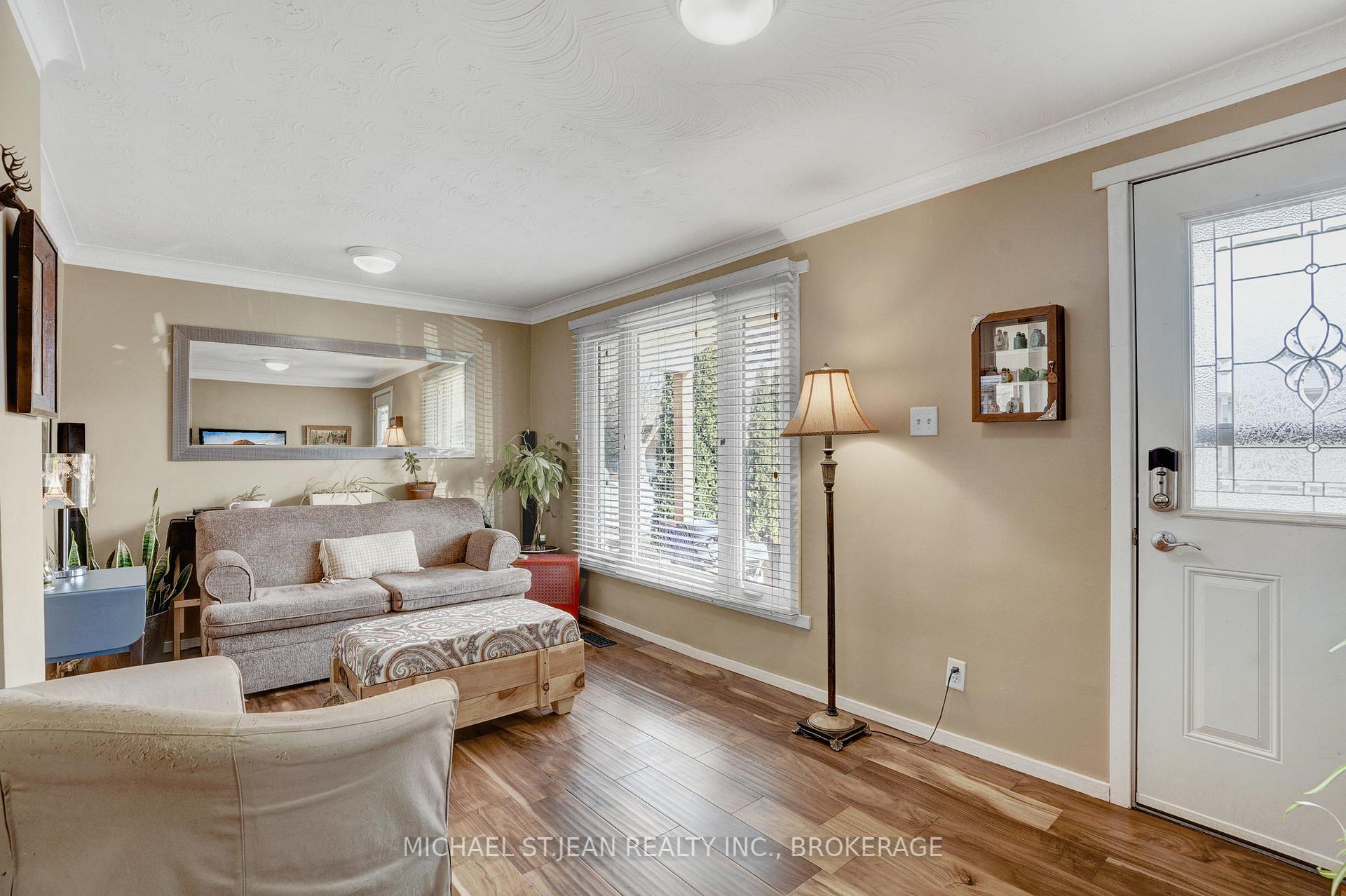 Photo 5 of 99 Beland Avenue N, Hamilton, McQuesten — HOMEH