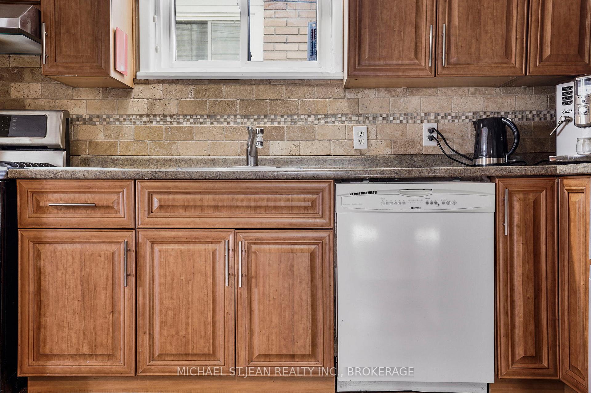 Photo 14 of 99 Beland Avenue N, Hamilton, McQuesten — HOMEH