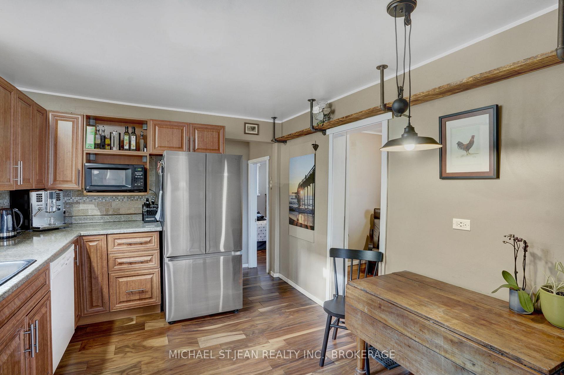 Photo 15 of 99 Beland Avenue N, Hamilton, McQuesten — HOMEH