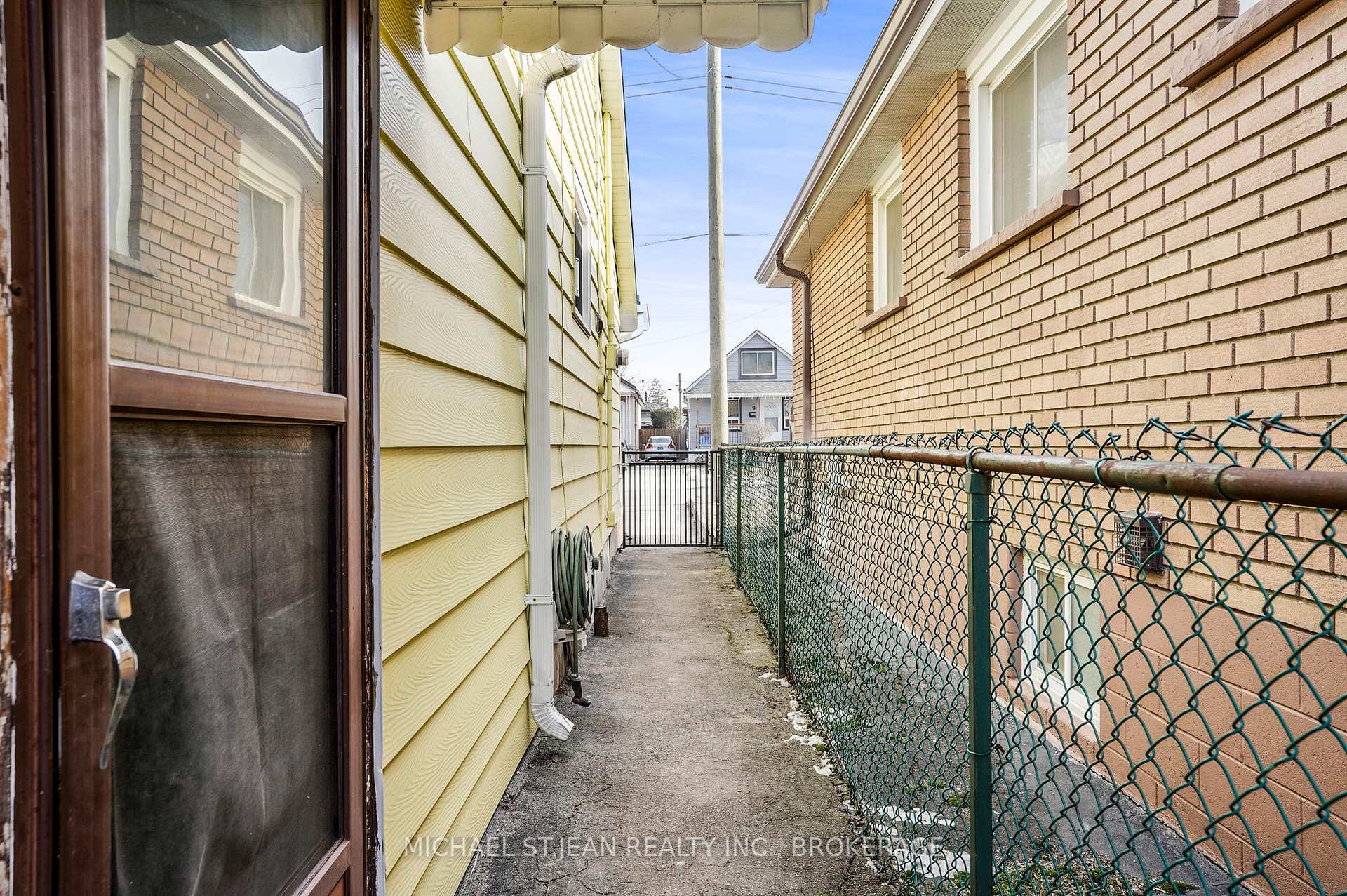 Photo 32 of 99 Beland Avenue N, Hamilton, McQuesten — HOMEH