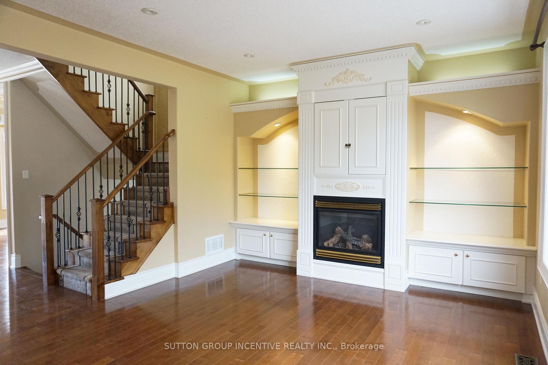 Photo 3 of 76 Cumming Drive, Barrie, Ardagh — HOMEH