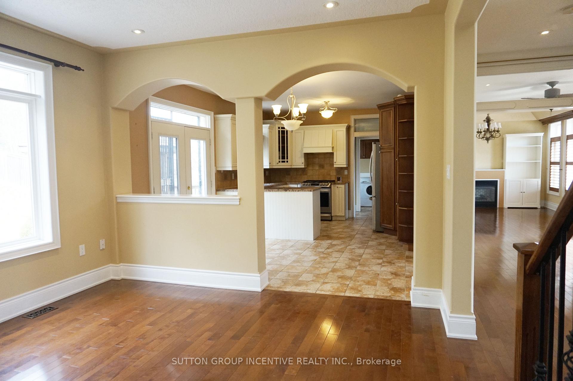 Photo 7 of 76 Cumming Drive, Barrie, Ardagh — HOMEH