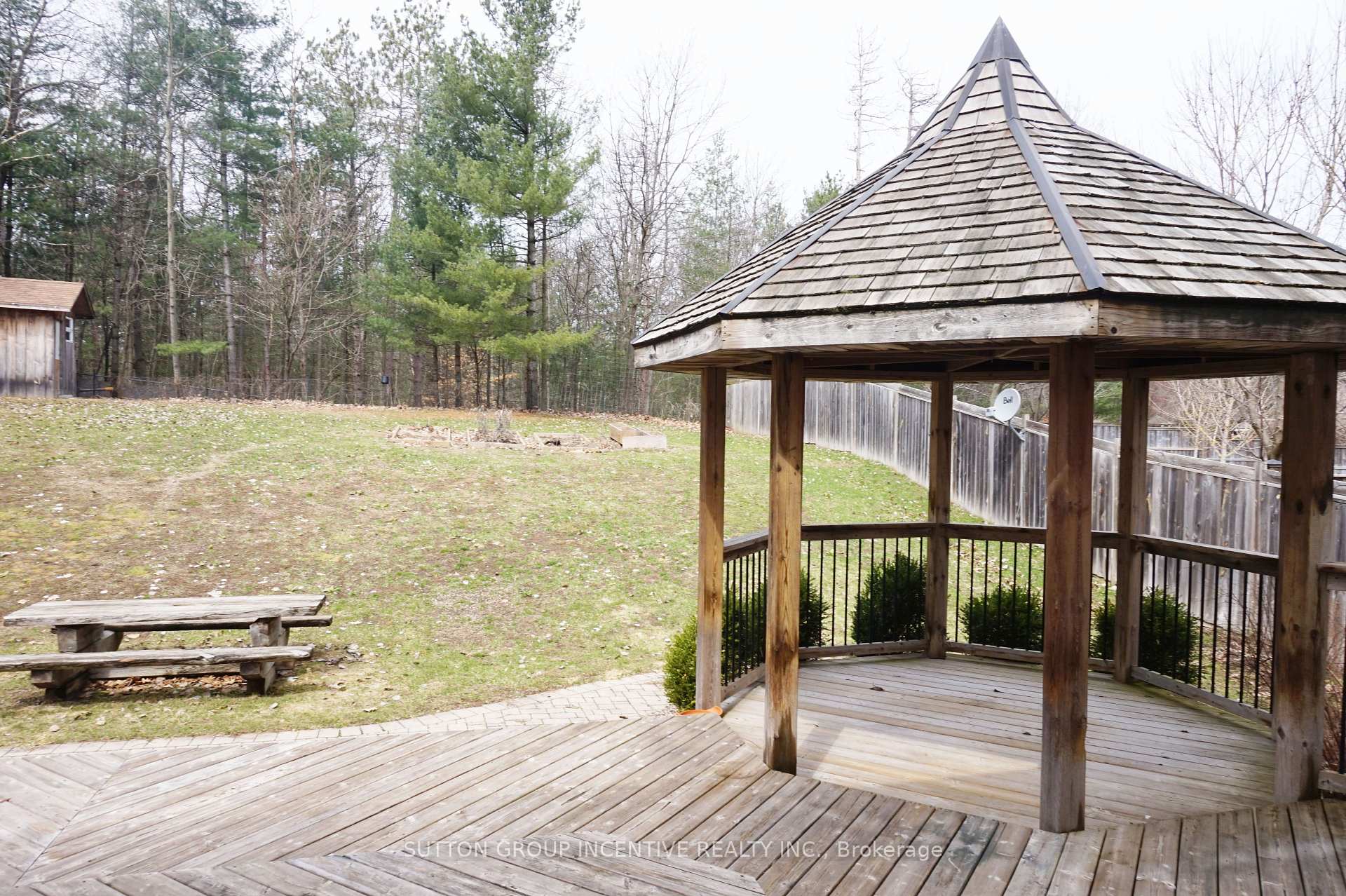 Photo 8 of 76 Cumming Drive, Barrie, Ardagh — HOMEH