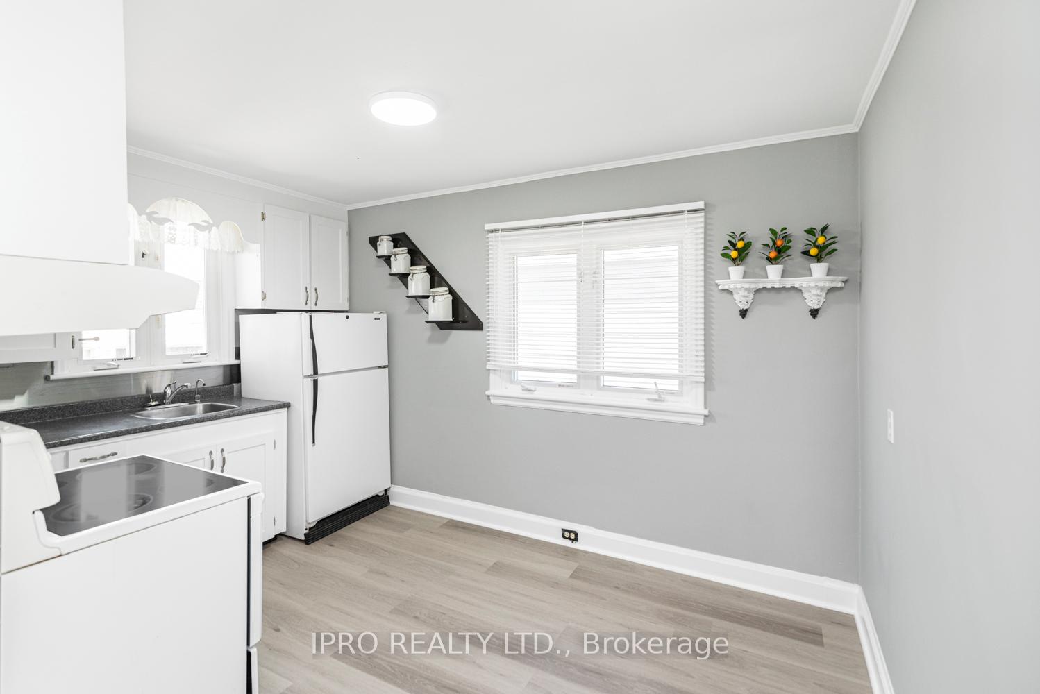 Photo 8 of 6 West 1st Street, Hamilton, Bonnington — HOMEH