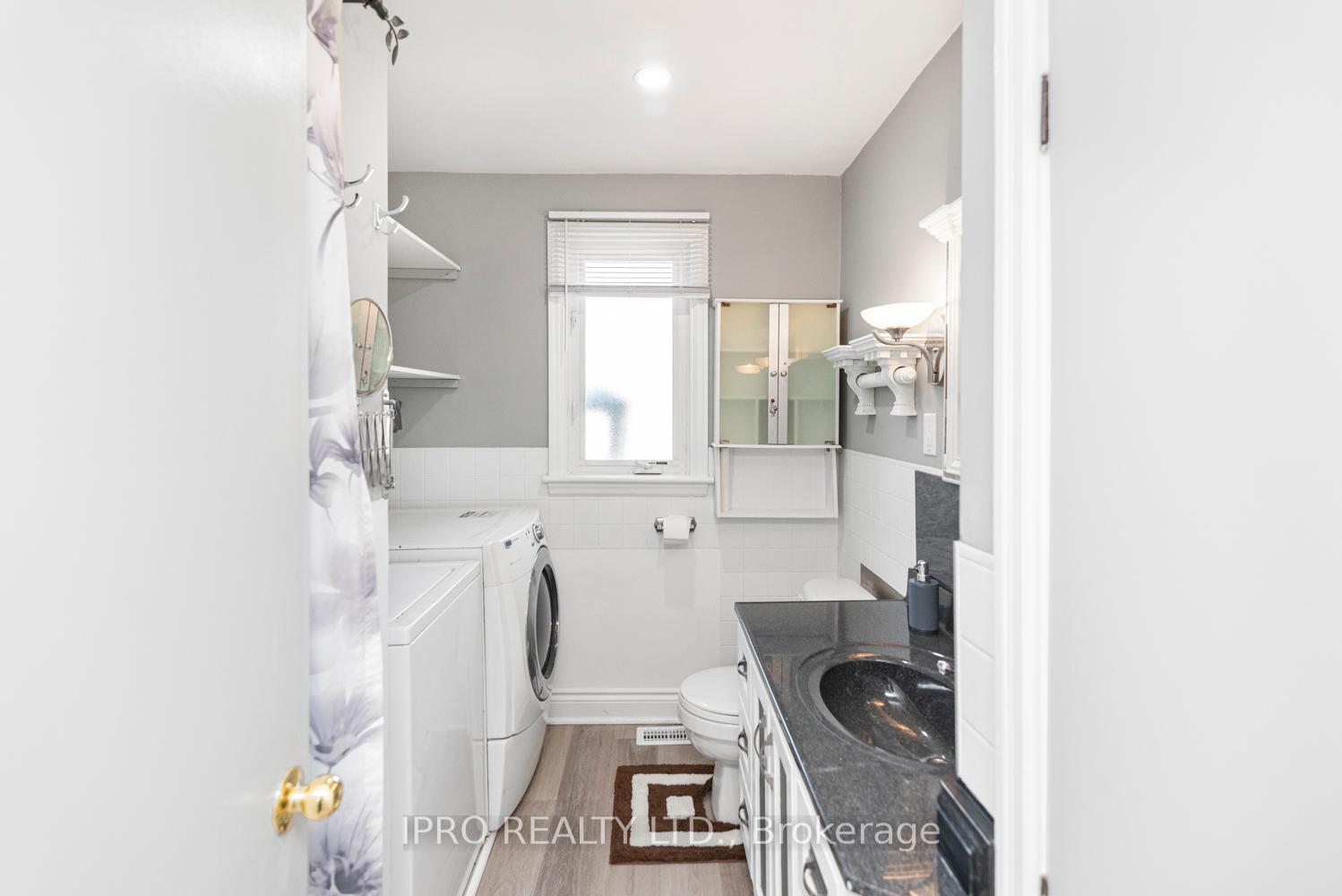 Photo 10 of 6 West 1st Street, Hamilton, Bonnington — HOMEH