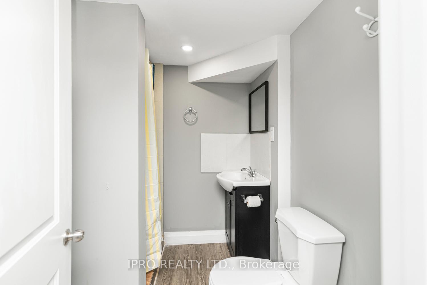 Photo 11 of 6 West 1st Street, Hamilton, Bonnington — HOMEH