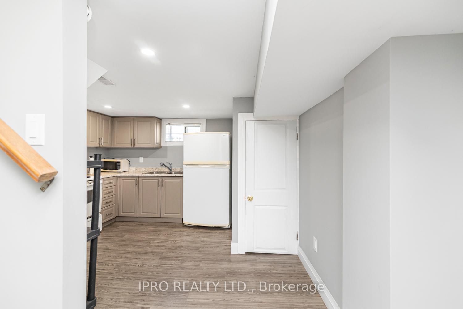 Photo 15 of 6 West 1st Street, Hamilton, Bonnington — HOMEH