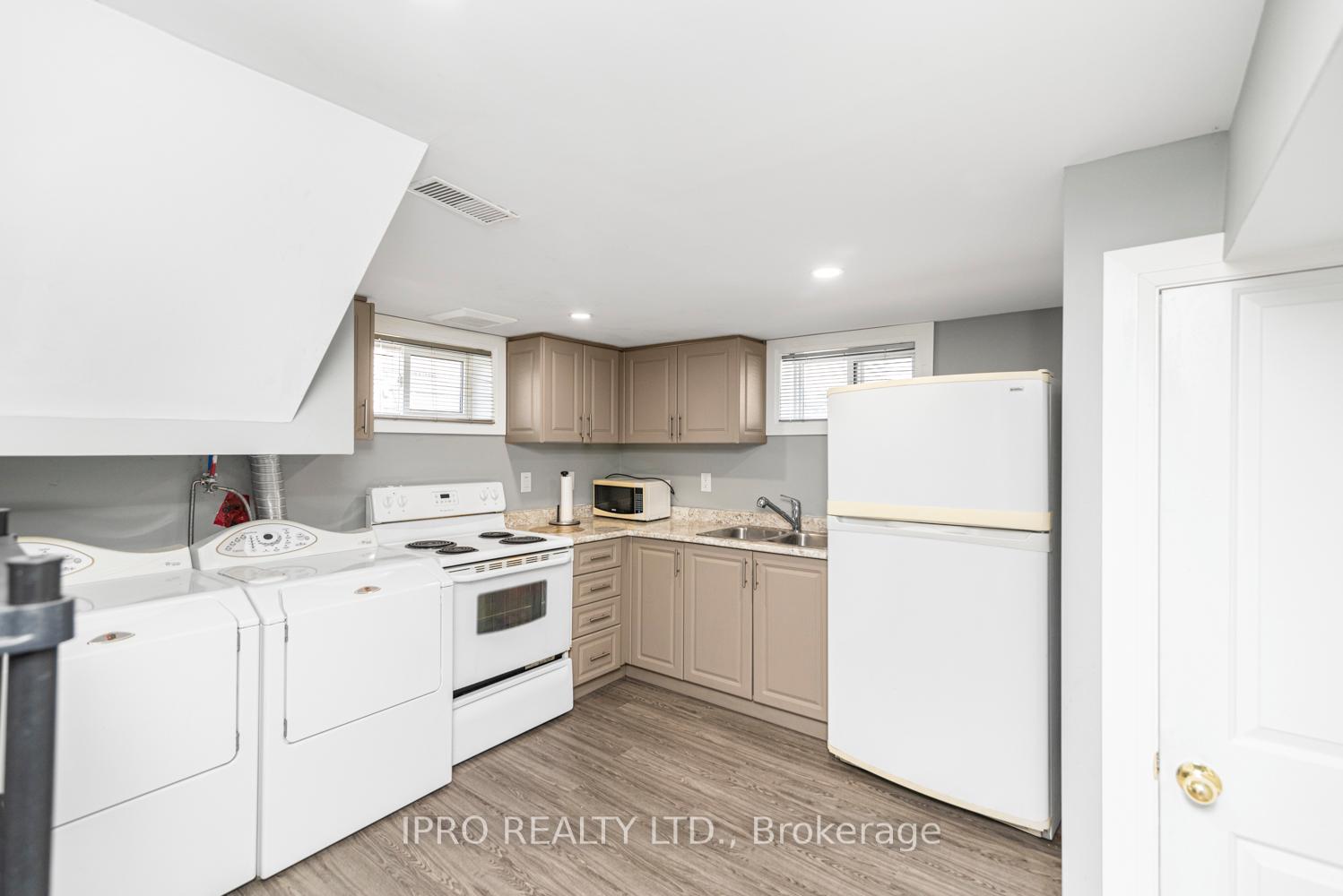 Photo 17 of 6 West 1st Street, Hamilton, Bonnington — HOMEH