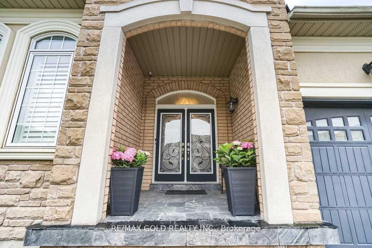 Photo 5 of 21 Eaglesprings Crescent, Brampton, Bram East — HOMEH